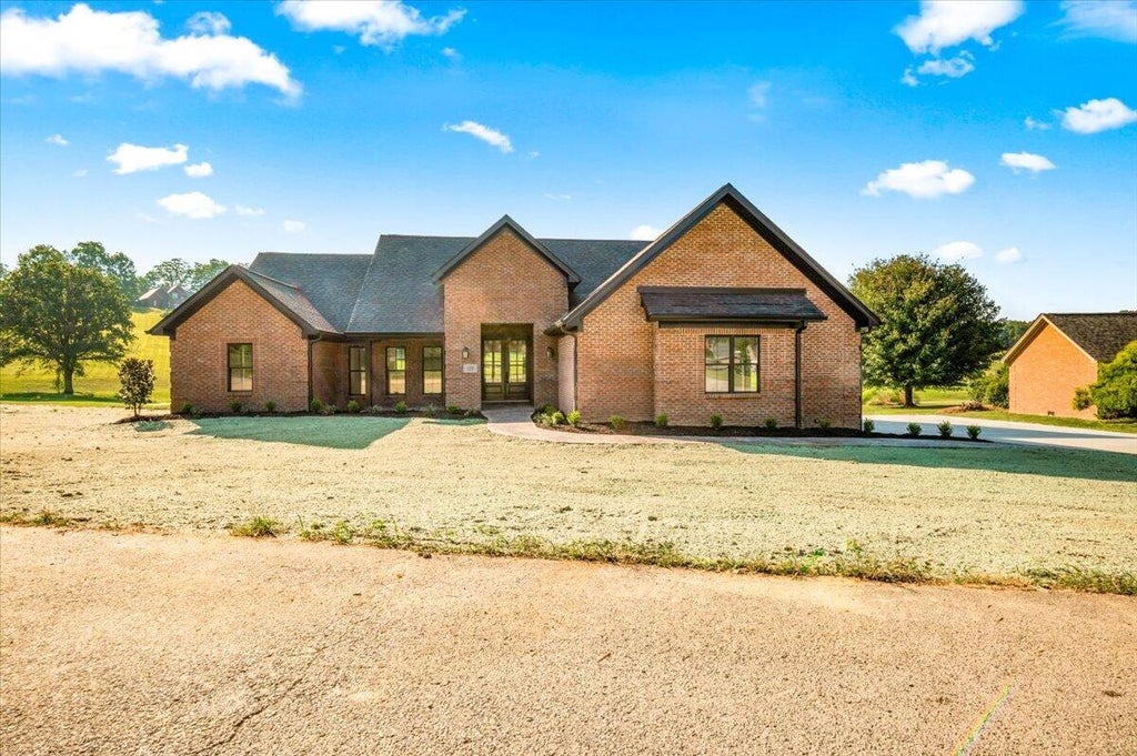 Photo of 129 Pin Oak Trail, London, KY 40744 (MLS # 26025041)