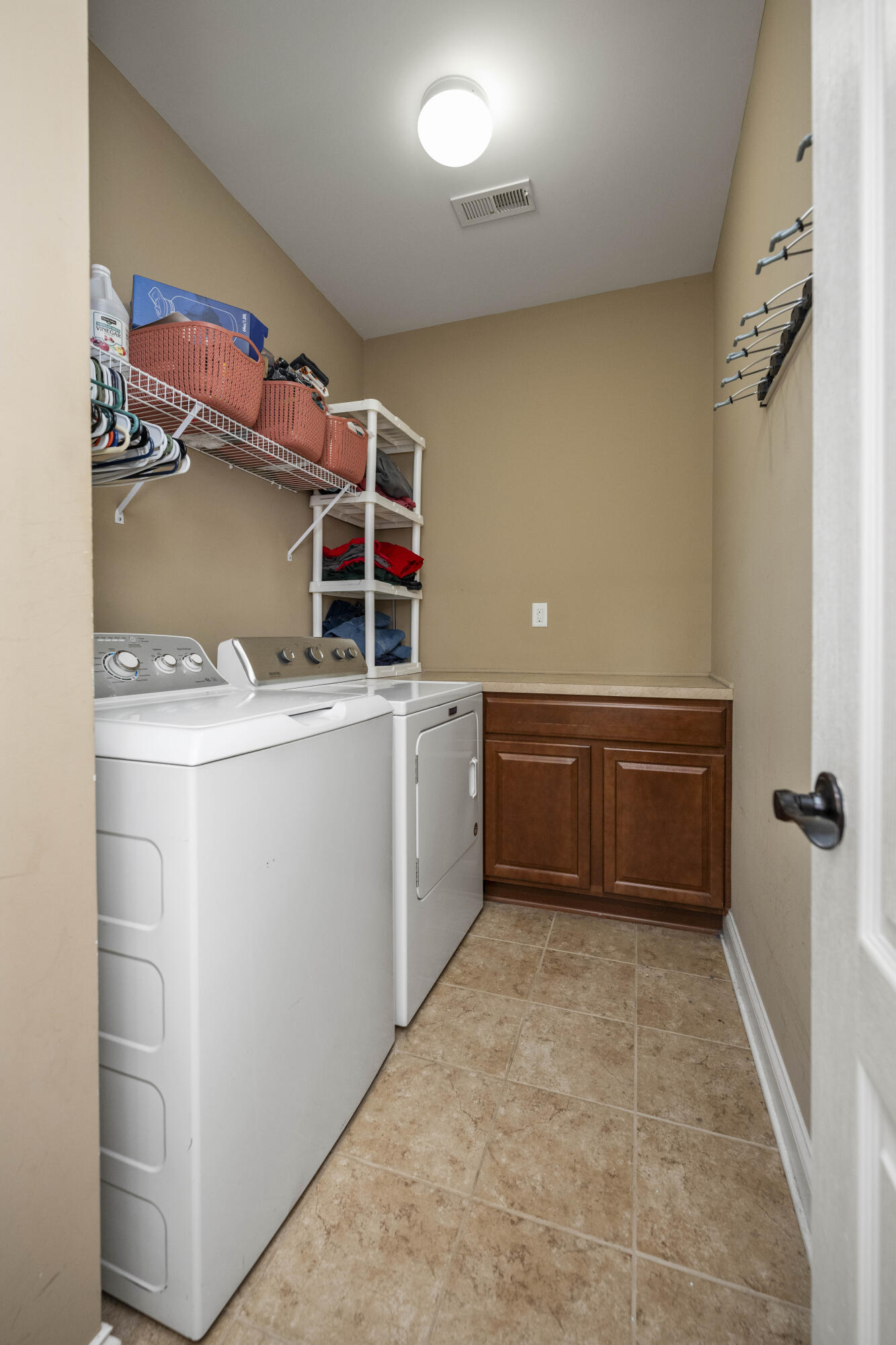 Georgetown, Kentucky 40324, United States, 5 Bedrooms Bedrooms, ,3 BathroomsBathrooms,Residential,Active,161500