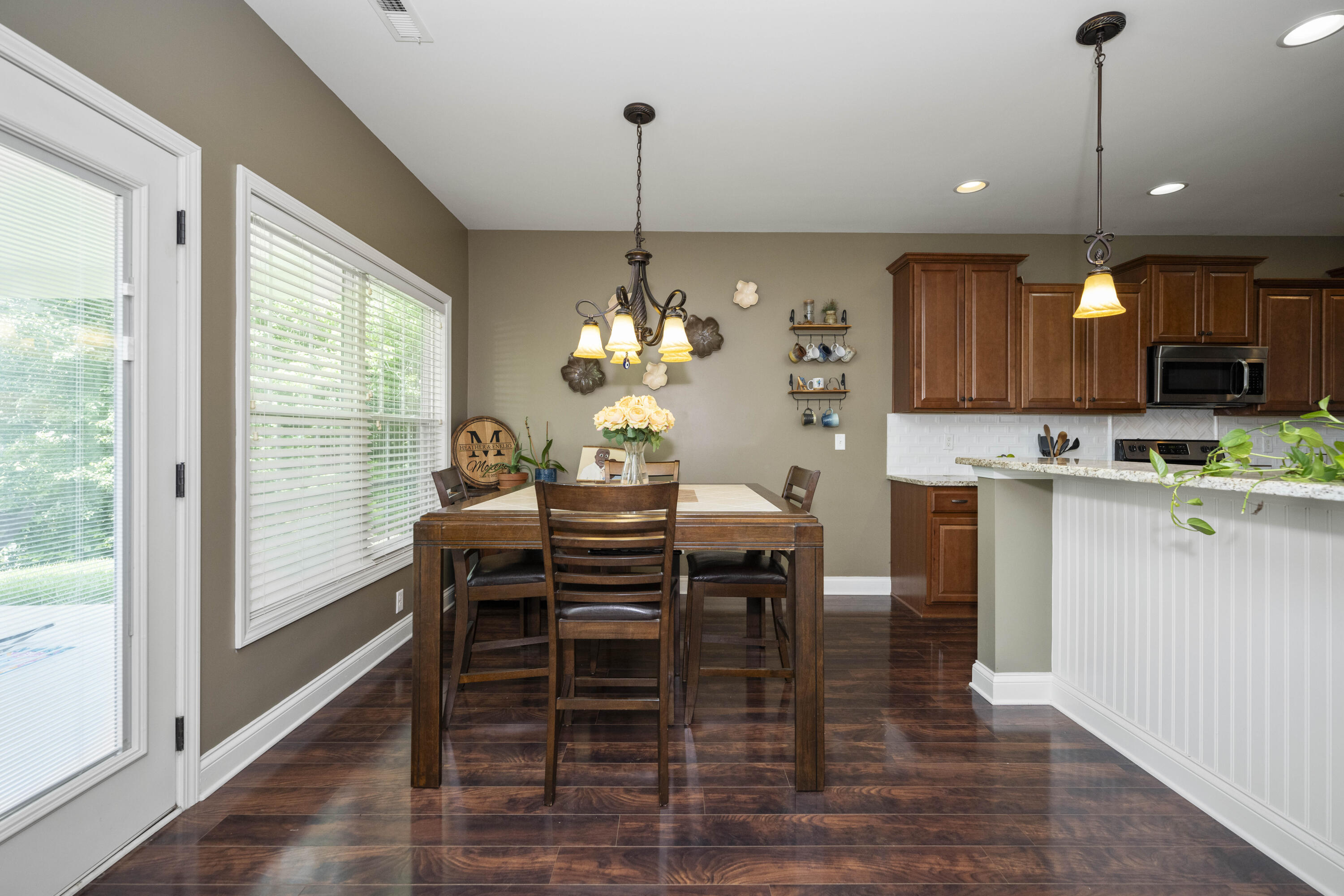 Georgetown, Kentucky 40324, United States, 5 Bedrooms Bedrooms, ,3 BathroomsBathrooms,Residential,Active,161500