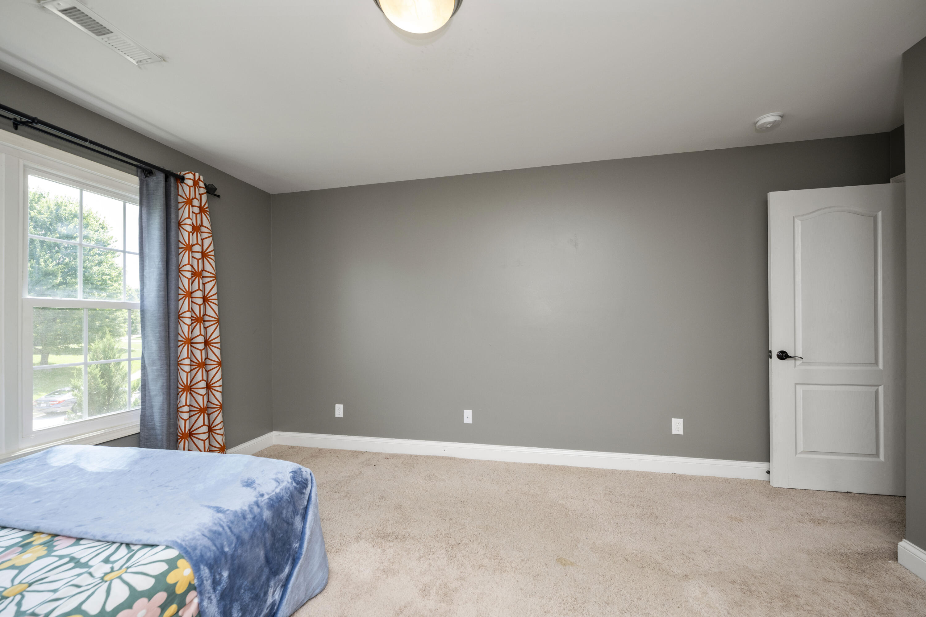 Georgetown, Kentucky 40324, United States, 5 Bedrooms Bedrooms, ,3 BathroomsBathrooms,Residential,Active,161500