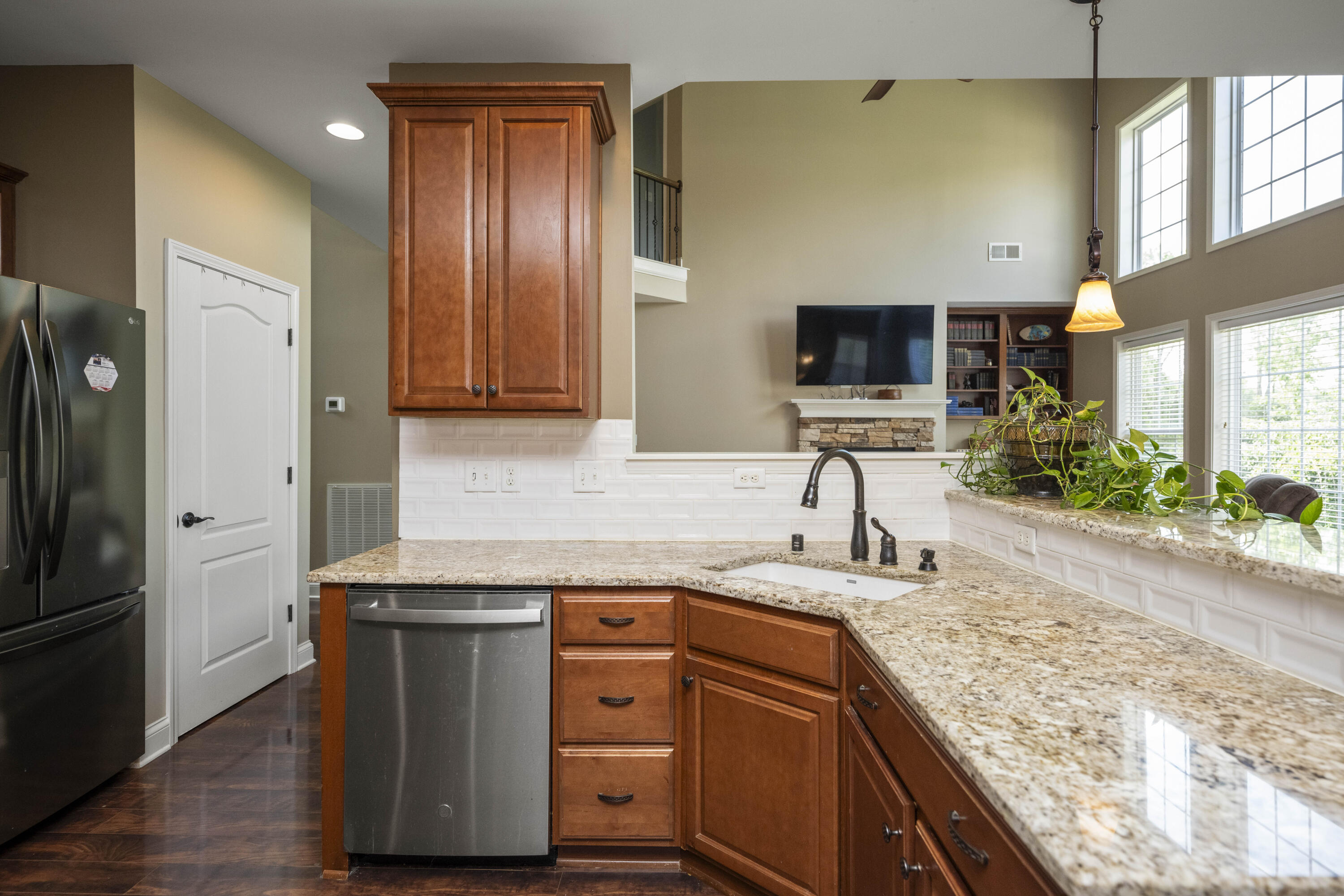 Georgetown, Kentucky 40324, United States, 5 Bedrooms Bedrooms, ,3 BathroomsBathrooms,Residential,Active,161500