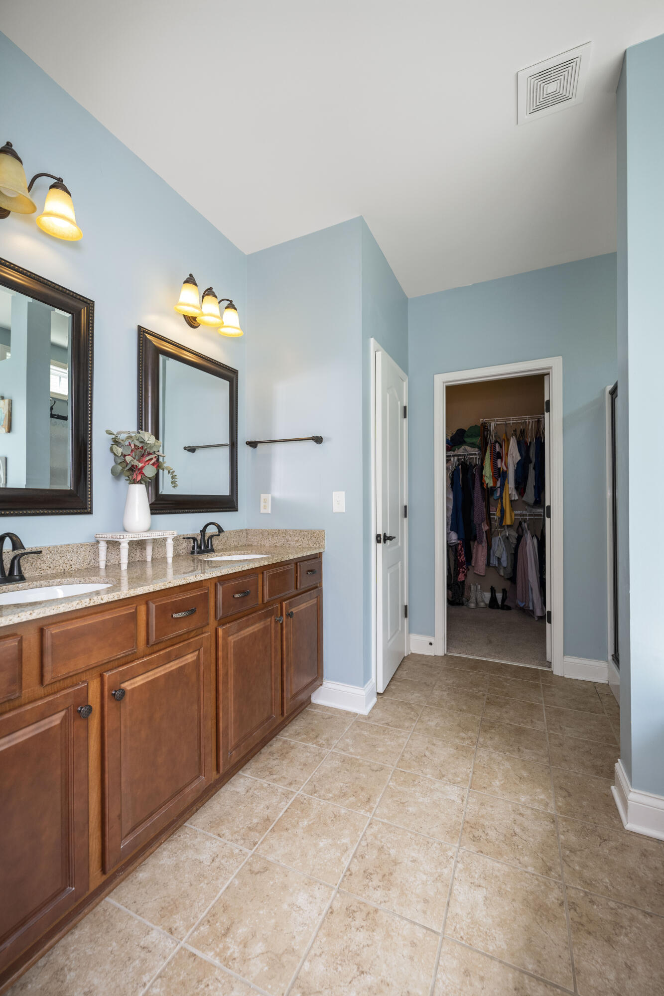 Georgetown, Kentucky 40324, United States, 5 Bedrooms Bedrooms, ,3 BathroomsBathrooms,Residential,Active,161500