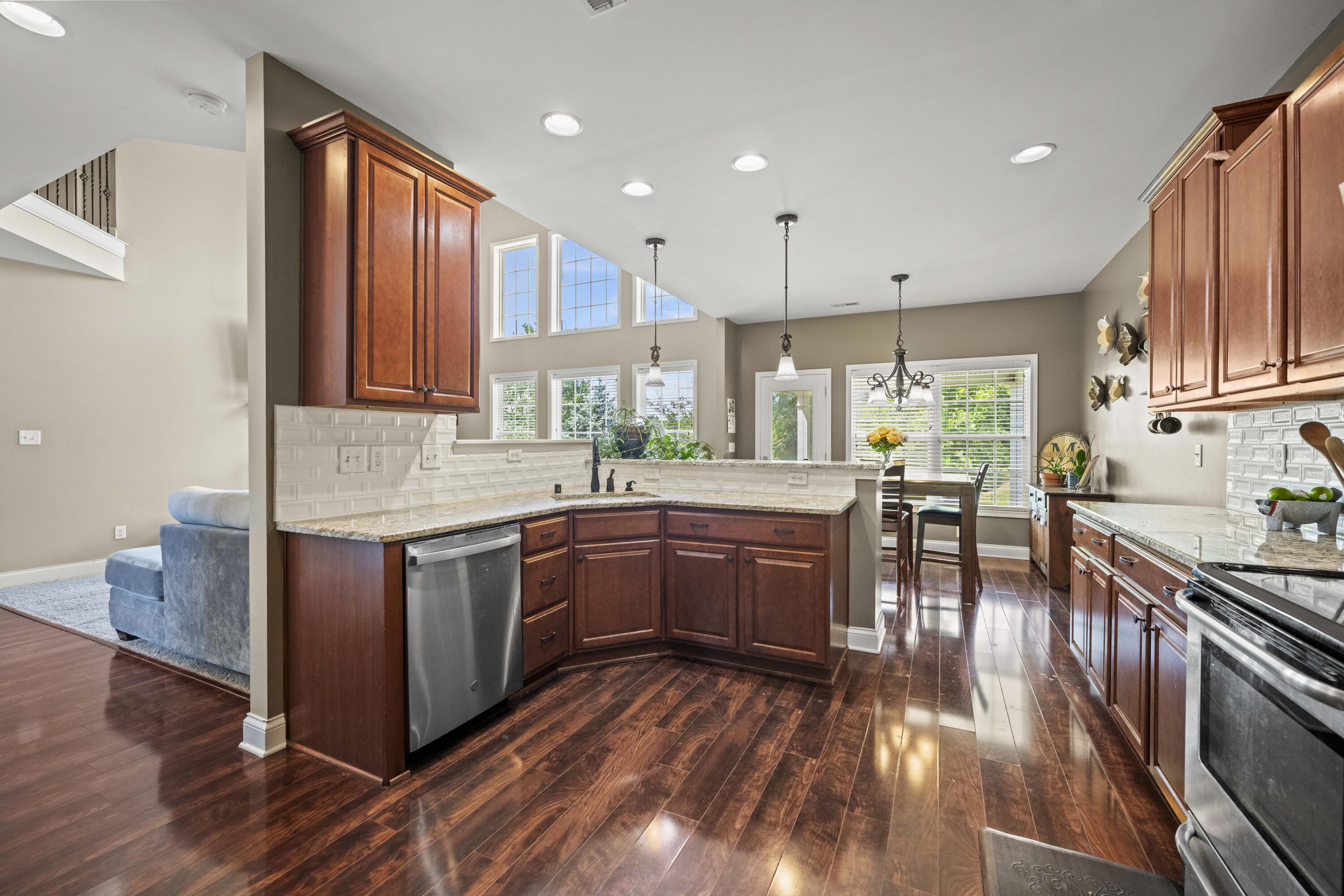 Georgetown, Kentucky 40324, United States, 5 Bedrooms Bedrooms, ,3 BathroomsBathrooms,Residential,Active,161500