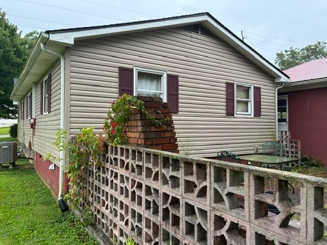 24 Spring Street - Photo 4