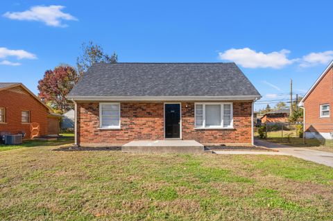 Photo of 1563 La Salle Road, Lexington, KY 40511 (MLS # 25505723)