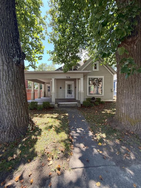 Photo of 706 W Maxwell Street, Lexington, KY 40508 (MLS # 25018993)