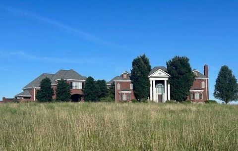 Photo of 910 Aiken Road, Versailles, KY 40383 (MLS # 25501142)