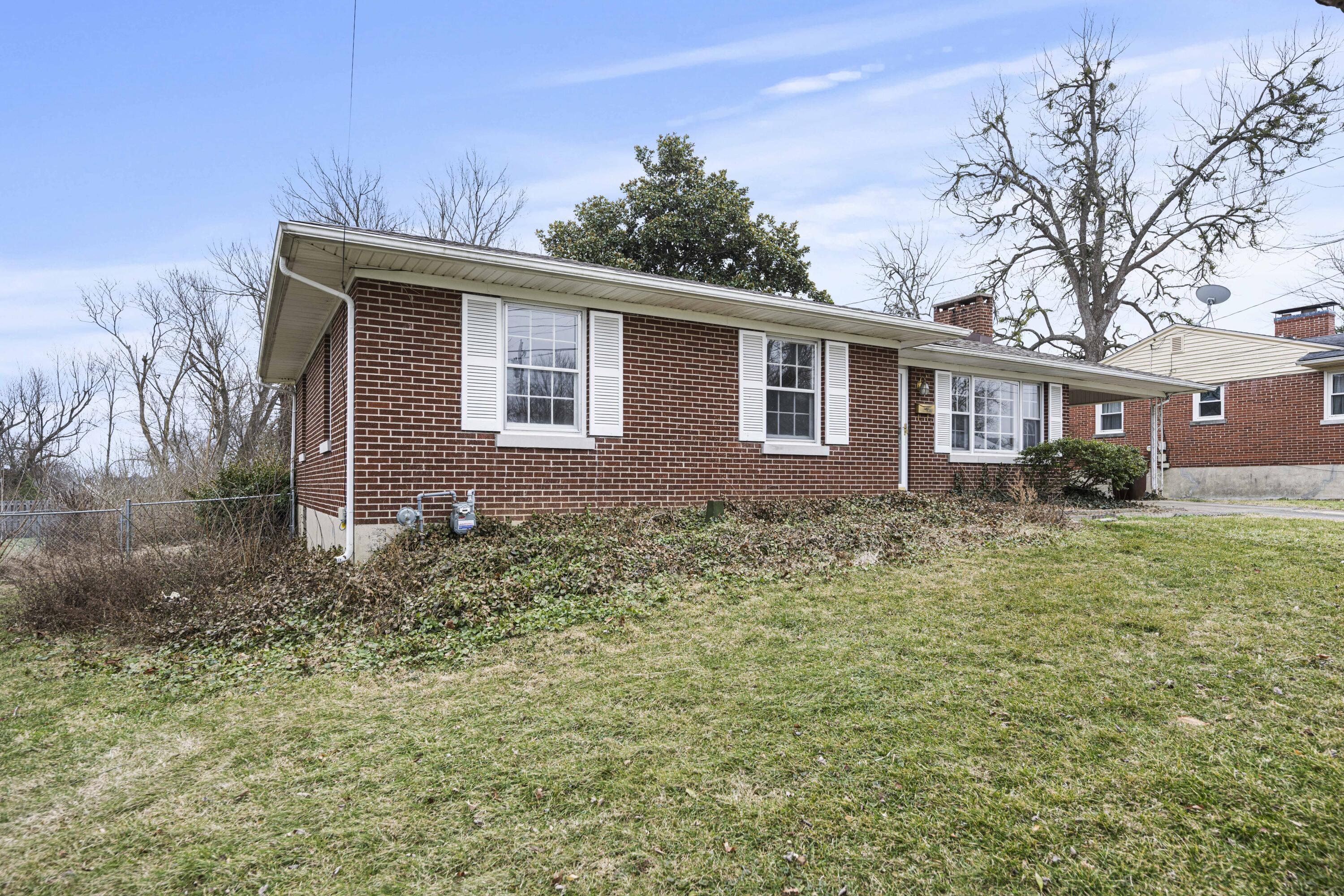 Richmond, Kentucky 40475, United States, 3 Bedrooms Bedrooms, ,1 BathroomBathrooms,Residential,Pending,9216