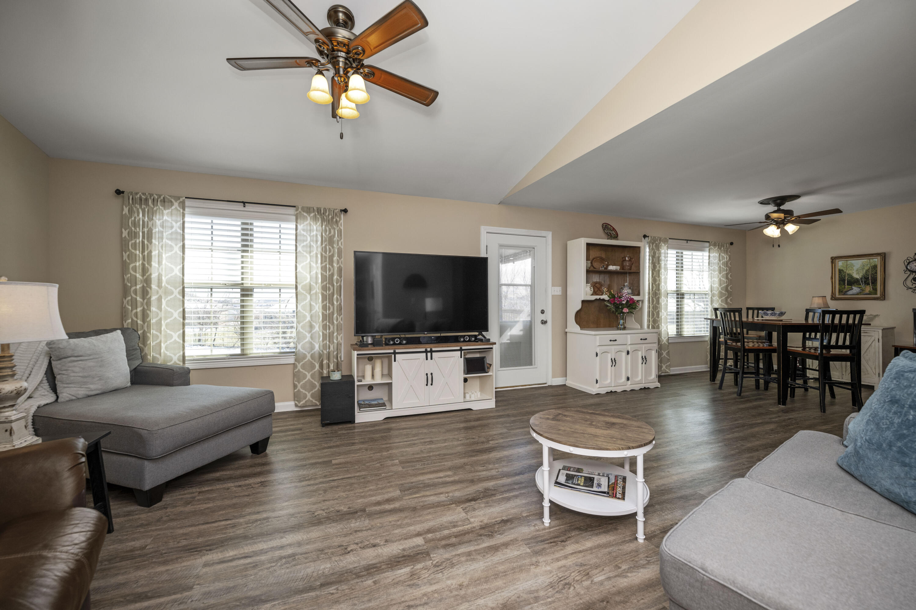 Richmond, Kentucky 40475, United States, 4 Bedrooms Bedrooms, ,3 BathroomsBathrooms,Residential,Active,2702