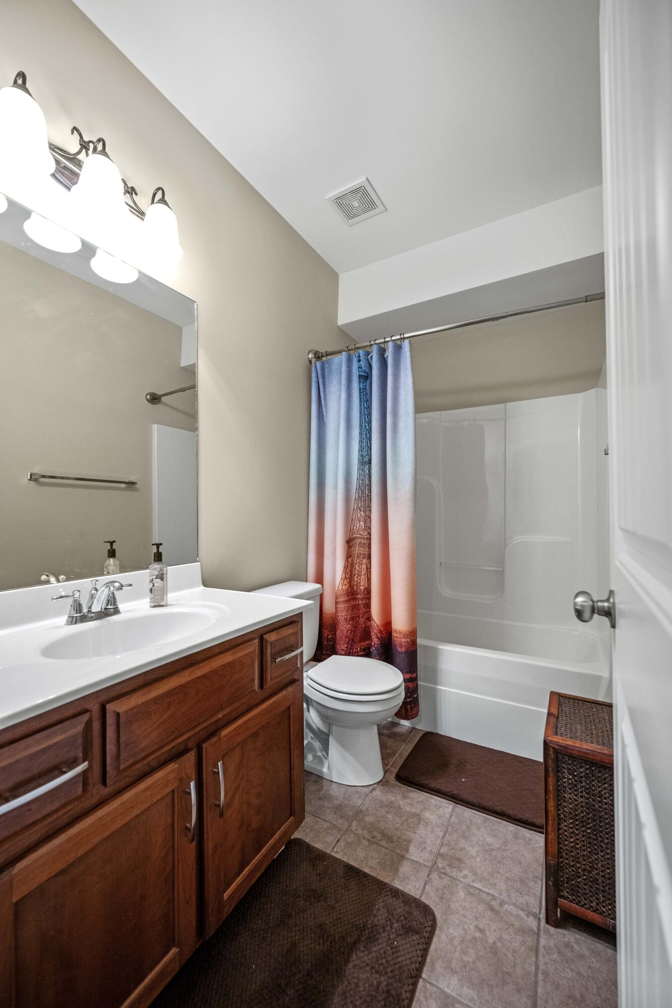 Richmond, Kentucky 40475, United States, 4 Bedrooms Bedrooms, ,3 BathroomsBathrooms,Residential,Active,2702