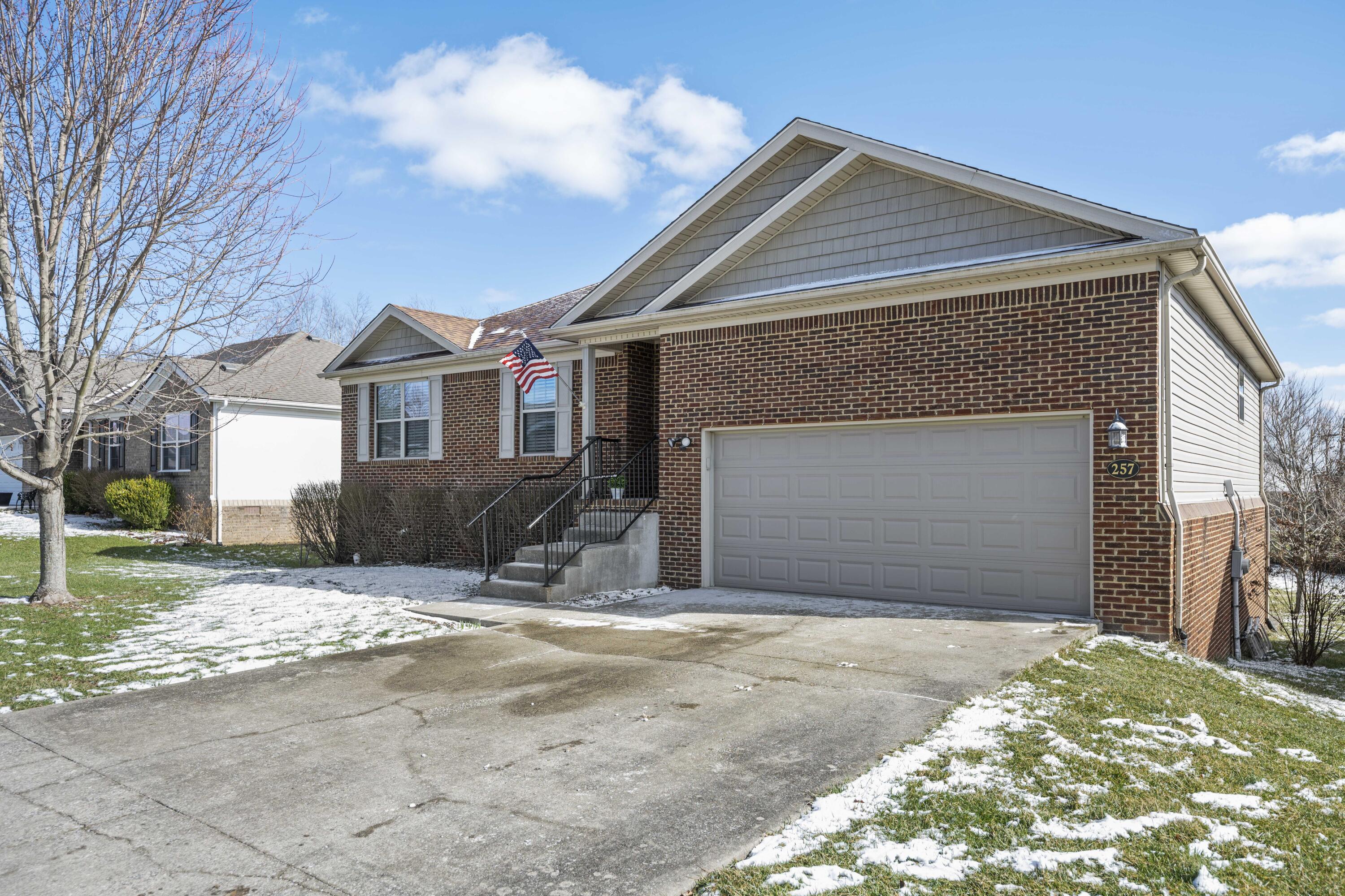 Richmond, Kentucky 40475, United States, 4 Bedrooms Bedrooms, ,3 BathroomsBathrooms,Residential,Active,2702