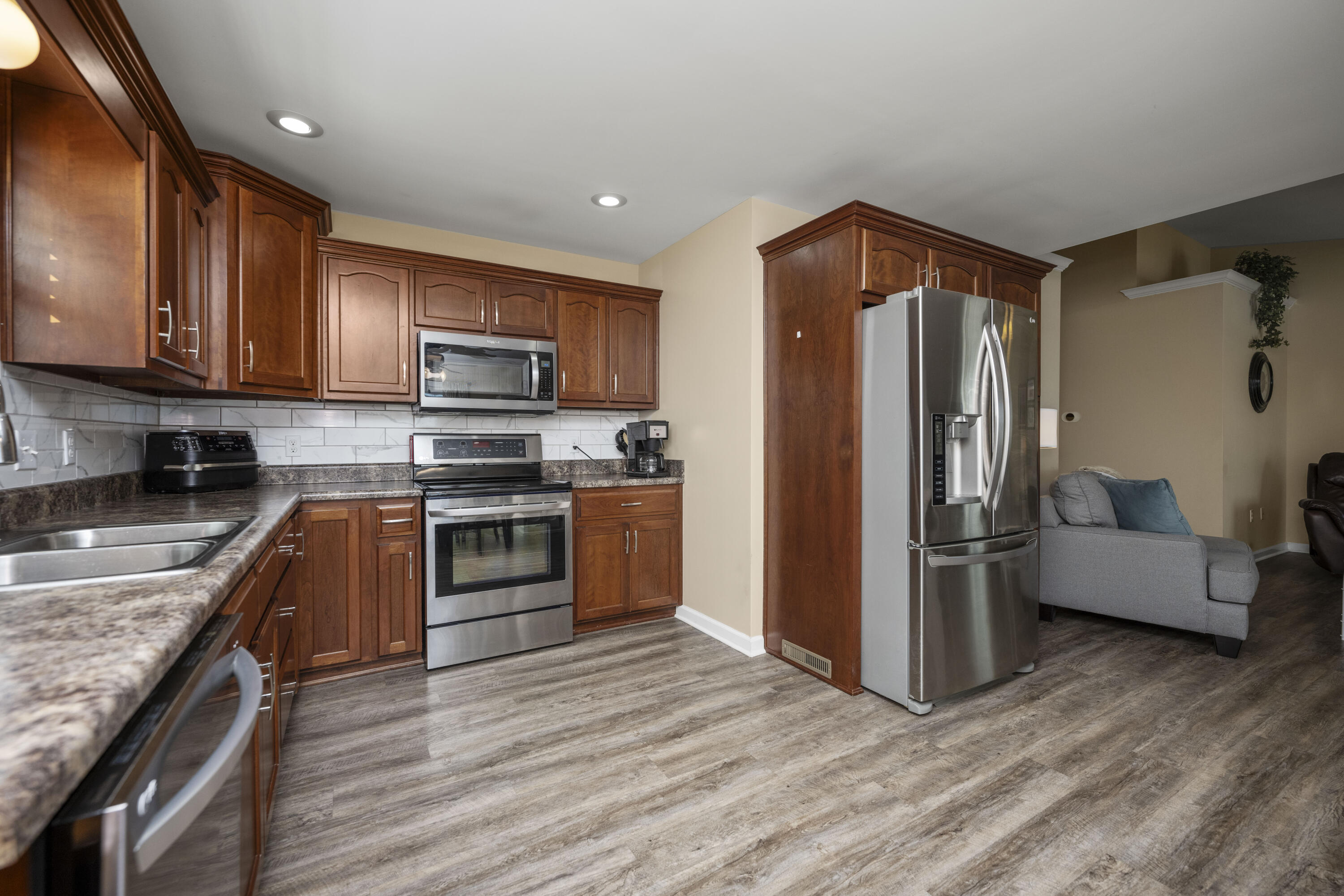 Richmond, Kentucky 40475, United States, 4 Bedrooms Bedrooms, ,3 BathroomsBathrooms,Residential,Active,2702