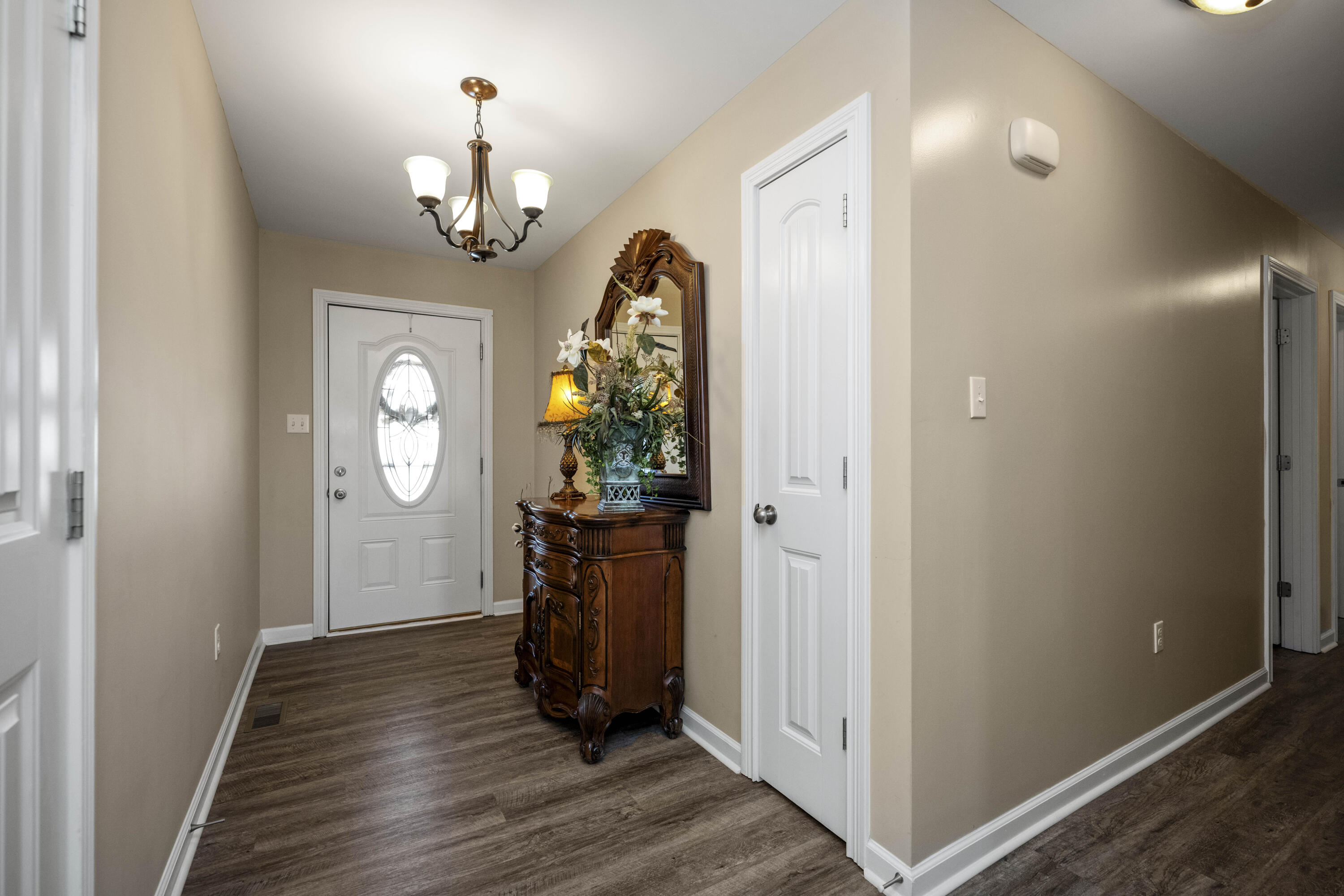 Richmond, Kentucky 40475, United States, 4 Bedrooms Bedrooms, ,3 BathroomsBathrooms,Residential,Active,2702