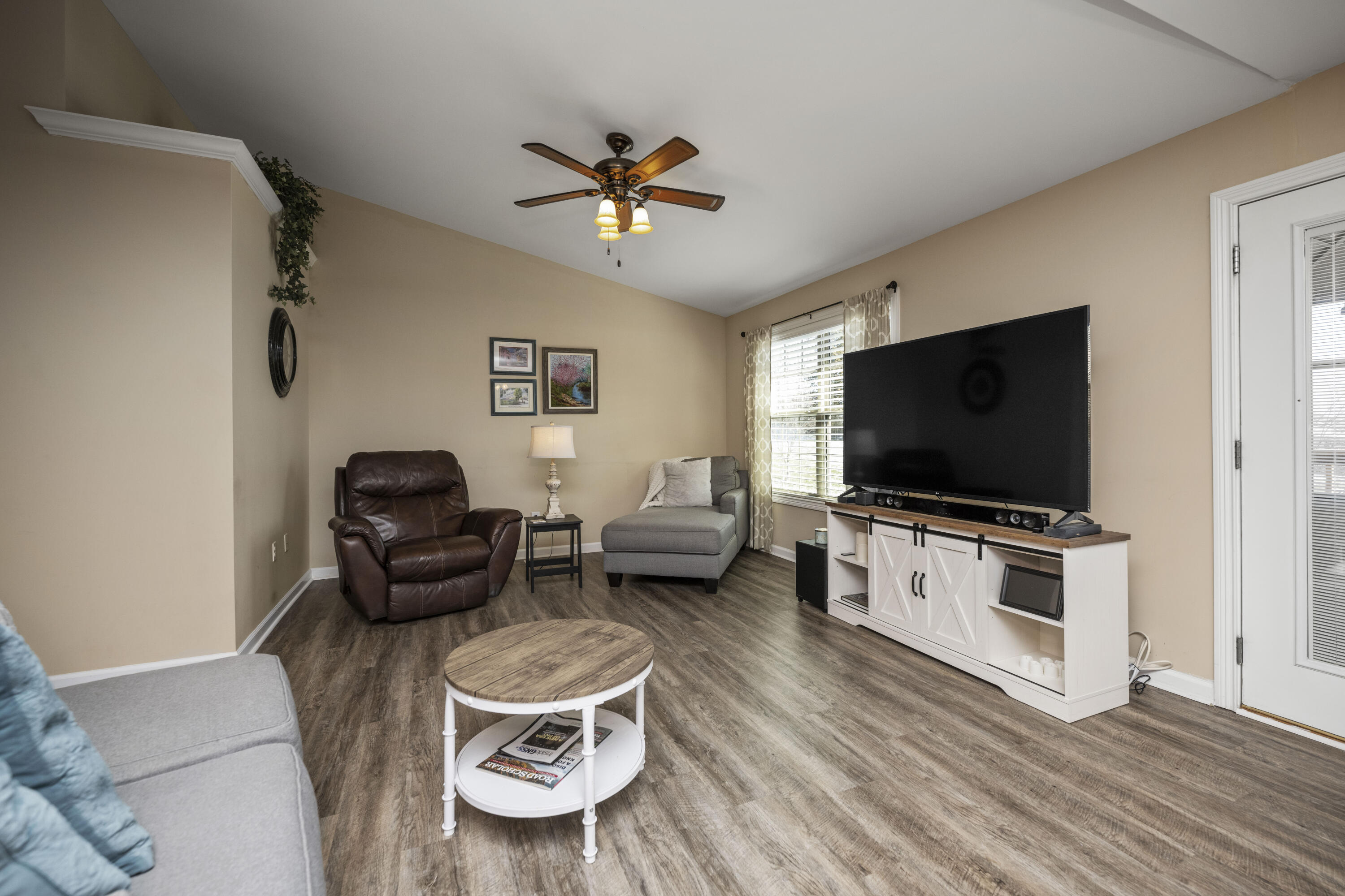 Richmond, Kentucky 40475, United States, 4 Bedrooms Bedrooms, ,3 BathroomsBathrooms,Residential,Active,2702