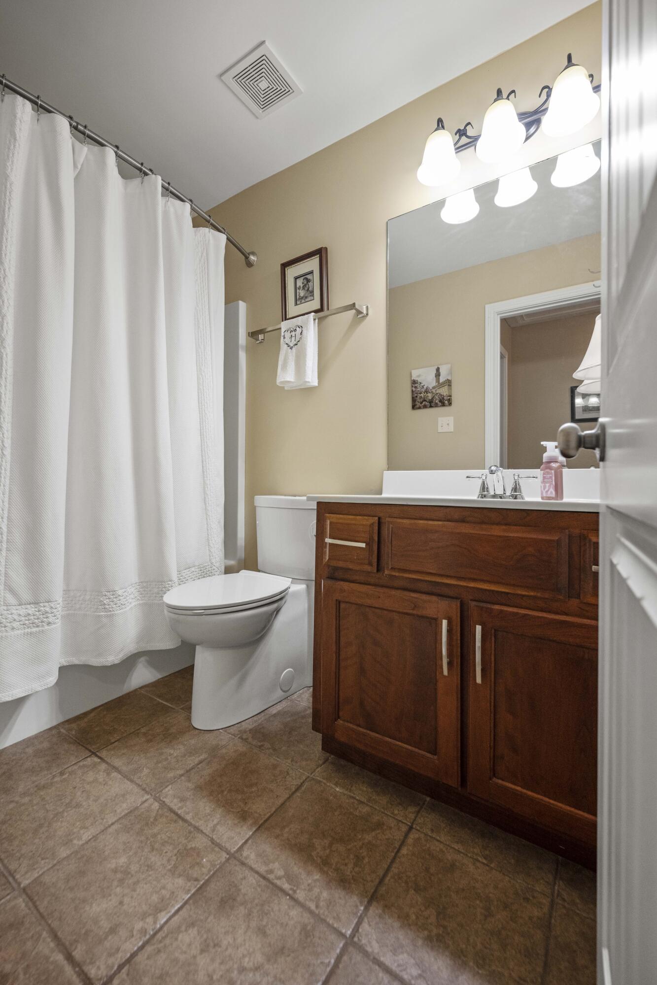 Richmond, Kentucky 40475, United States, 4 Bedrooms Bedrooms, ,3 BathroomsBathrooms,Residential,Active,2702