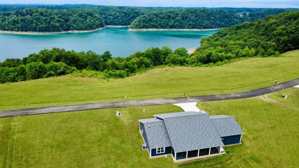 541 BEACON ST, RUSSELL SPRINGS, KY 42642 - Image 49b8f607ed2515d674f8a2d8a8d09d30/937957084