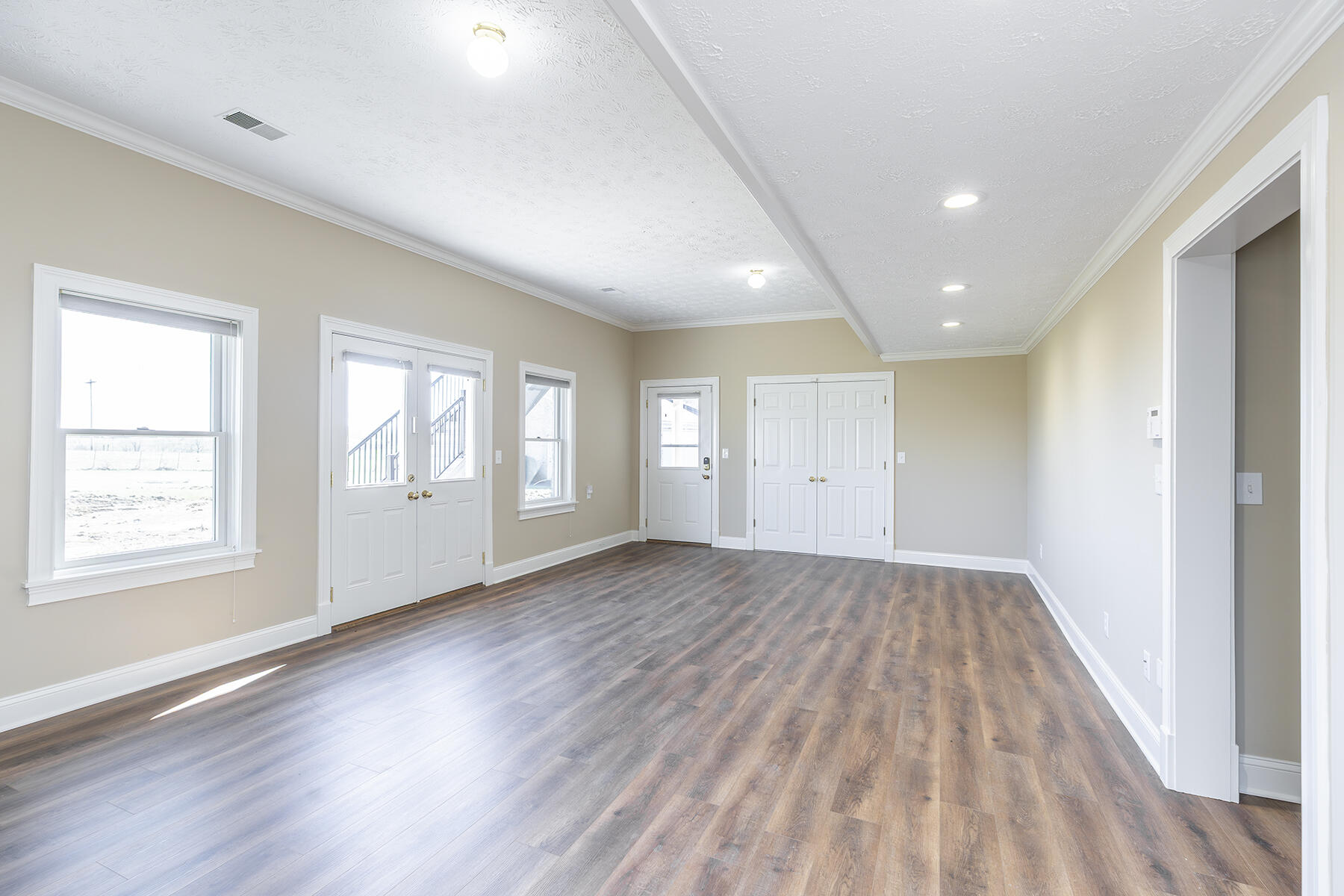 Winchester, Kentucky 40391, United States, 5 Bedrooms Bedrooms, ,4 BathroomsBathrooms,Residential,Active,78128