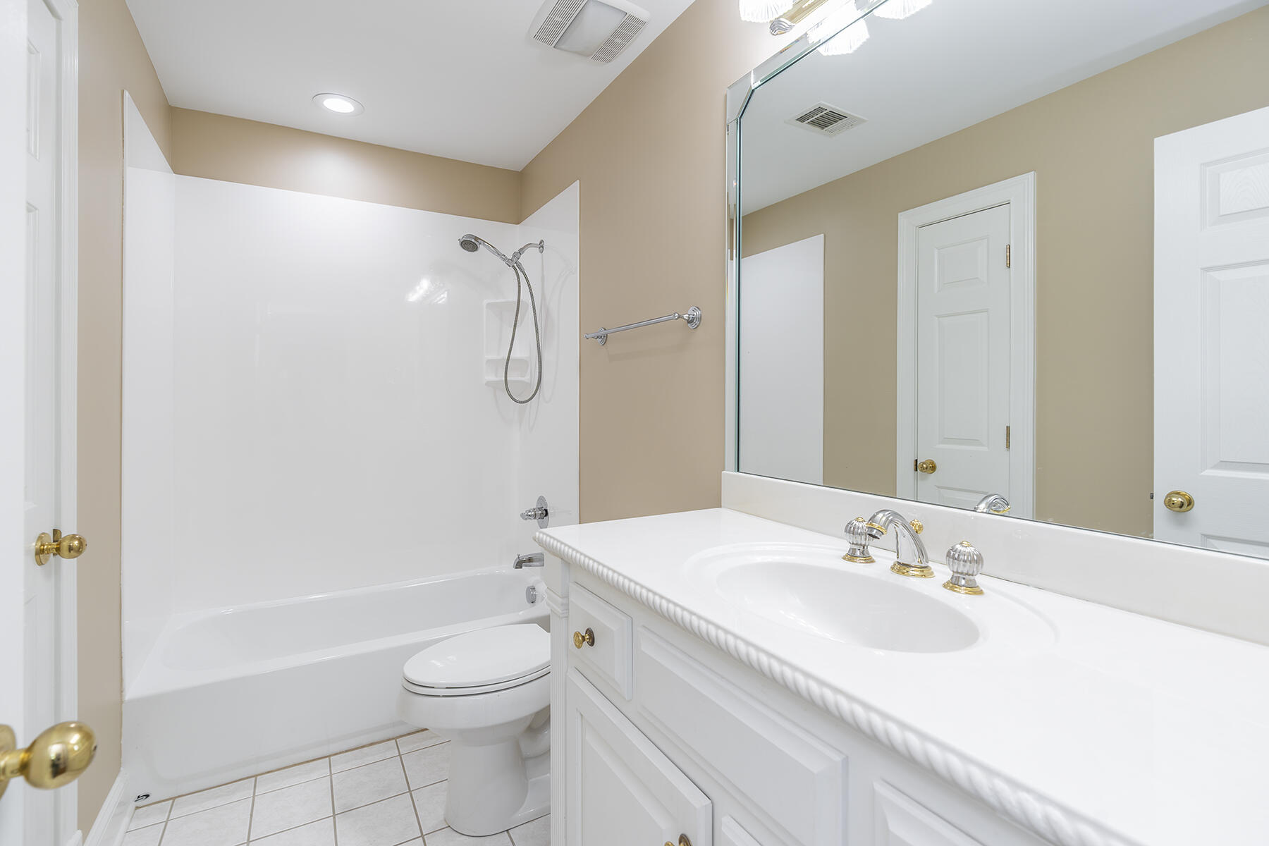 Winchester, Kentucky 40391, United States, 5 Bedrooms Bedrooms, ,4 BathroomsBathrooms,Residential,Active,78128