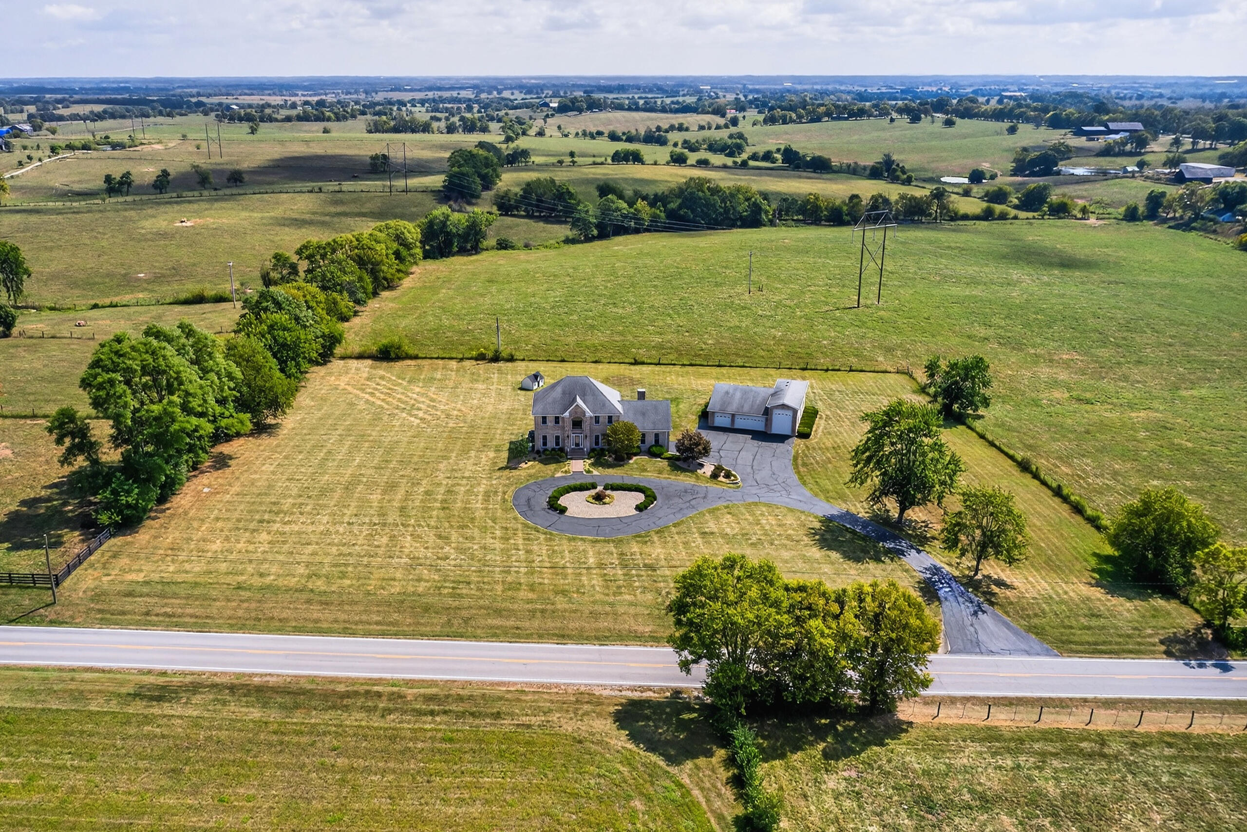 Winchester, Kentucky 40391, United States, 5 Bedrooms Bedrooms, ,4 BathroomsBathrooms,Residential,Active,78128