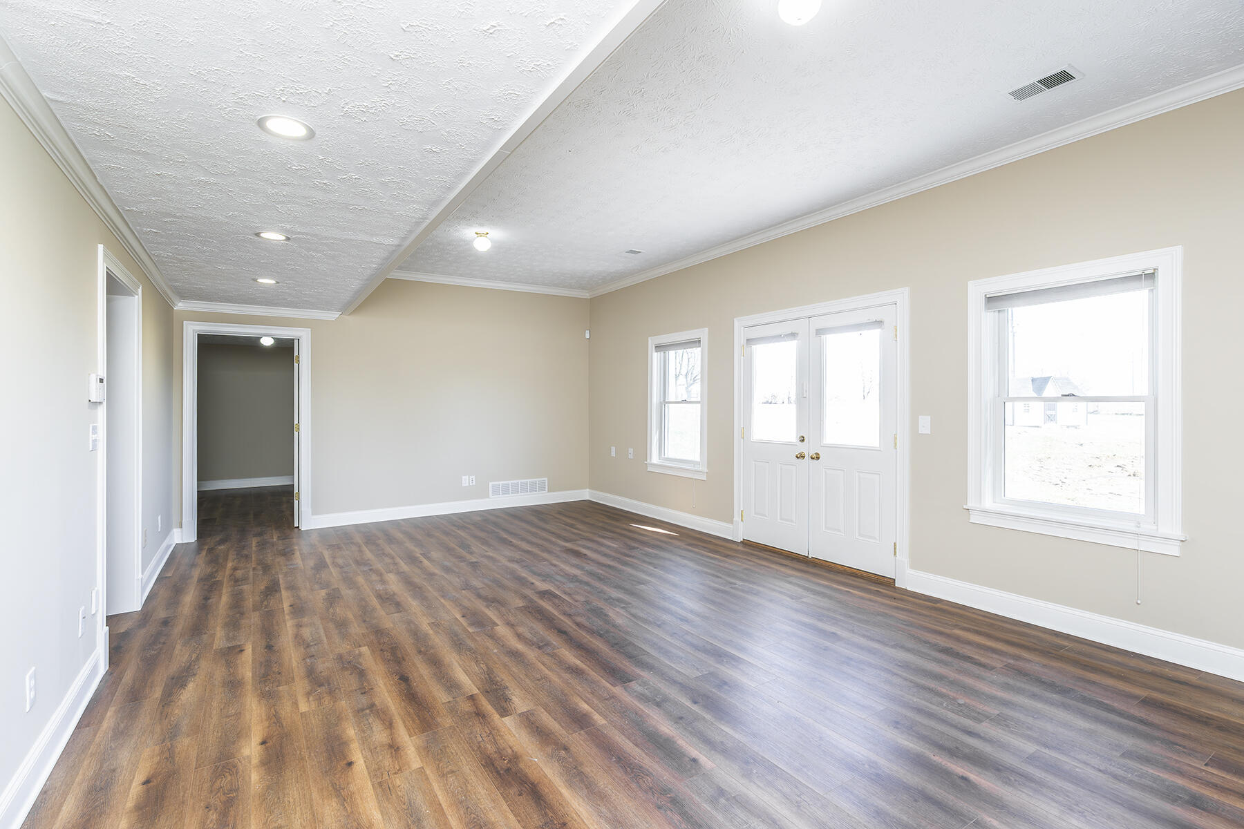 Winchester, Kentucky 40391, United States, 5 Bedrooms Bedrooms, ,4 BathroomsBathrooms,Residential,Active,78128