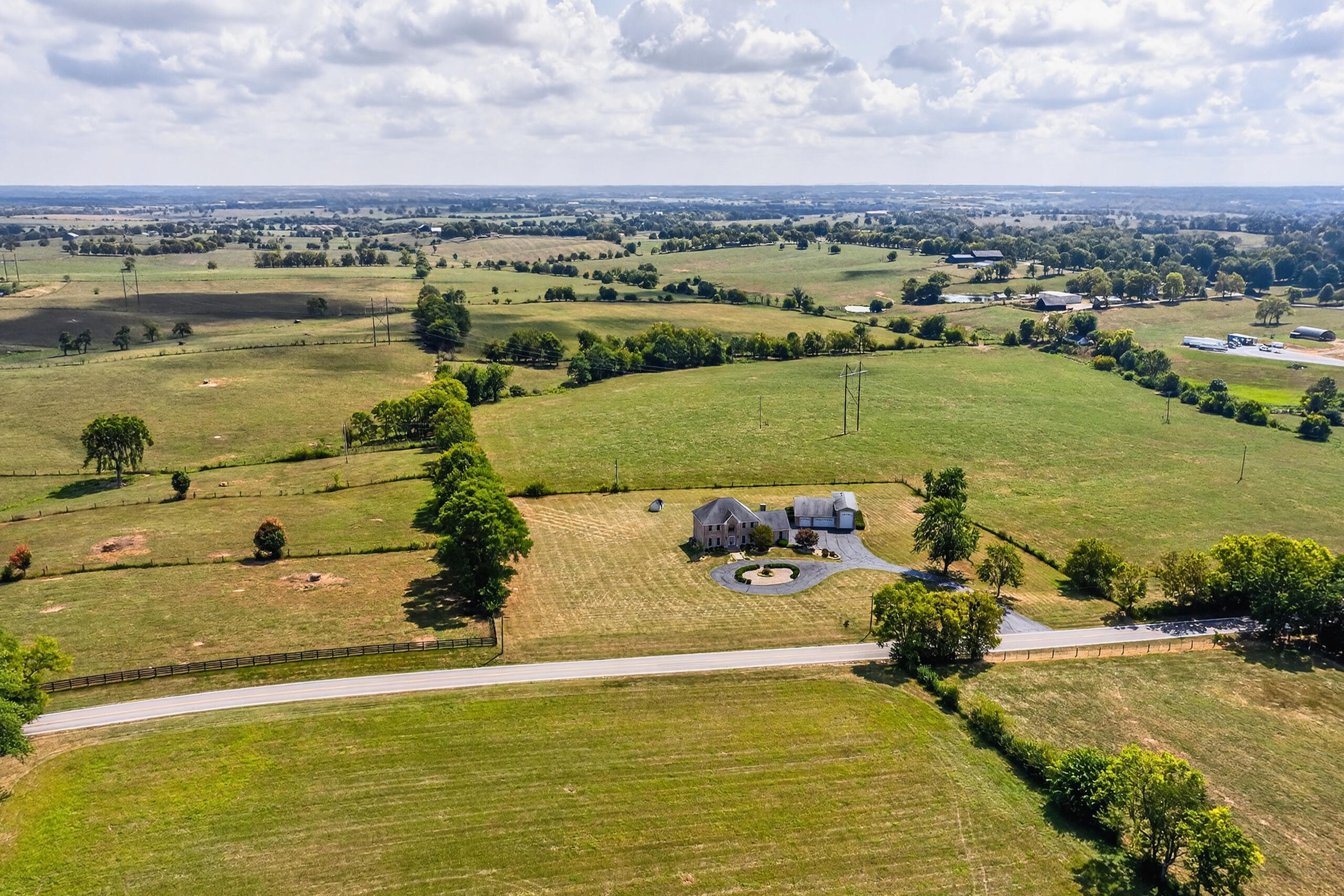 Winchester, Kentucky 40391, United States, 5 Bedrooms Bedrooms, ,4 BathroomsBathrooms,Residential,Active,78128