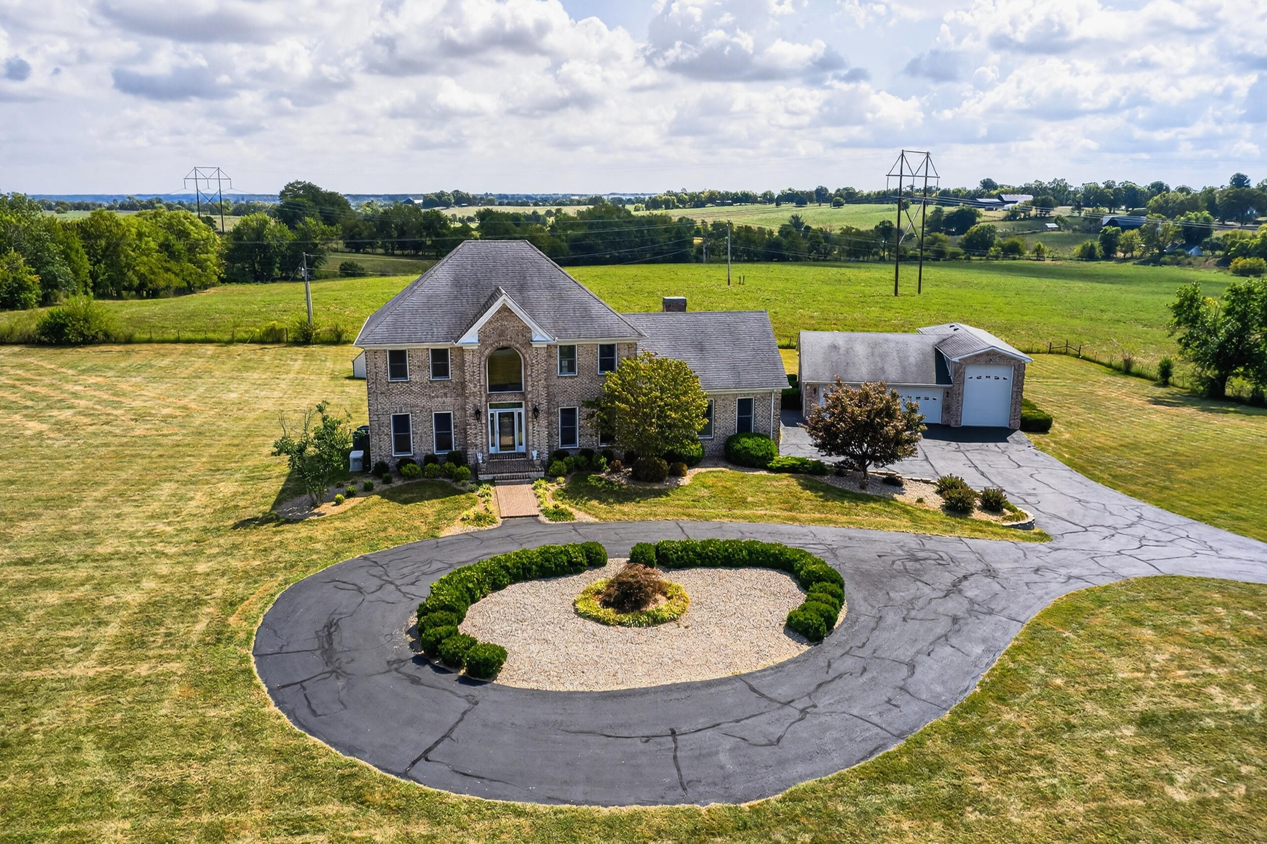 Winchester, Kentucky 40391, United States, 5 Bedrooms Bedrooms, ,4 BathroomsBathrooms,Residential,Active,78128