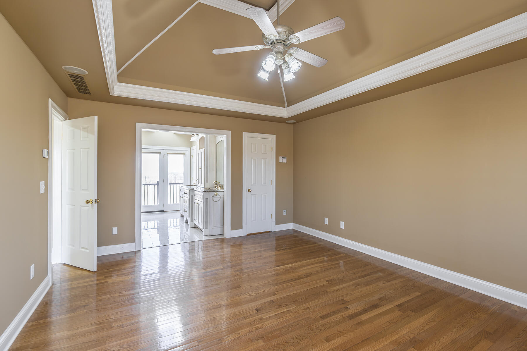 Winchester, Kentucky 40391, United States, 5 Bedrooms Bedrooms, ,4 BathroomsBathrooms,Residential,Active,78128