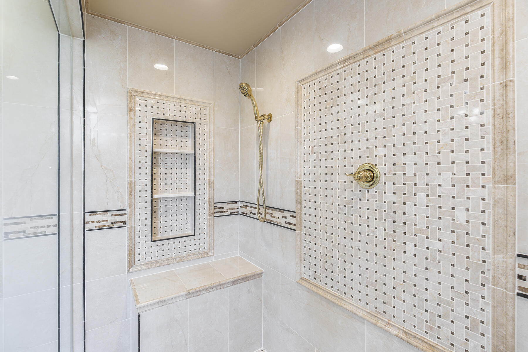 Winchester, Kentucky 40391, United States, 5 Bedrooms Bedrooms, ,4 BathroomsBathrooms,Residential,Active,78128