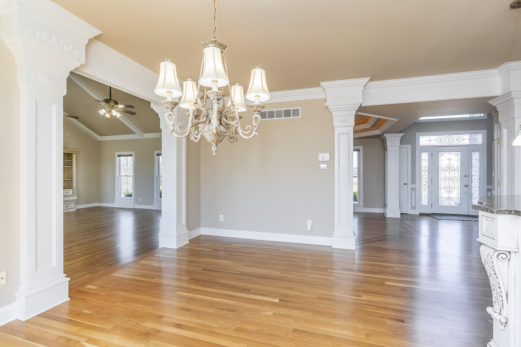 Winchester, Kentucky 40391, United States, 5 Bedrooms Bedrooms, ,4 BathroomsBathrooms,Residential,Active,78128