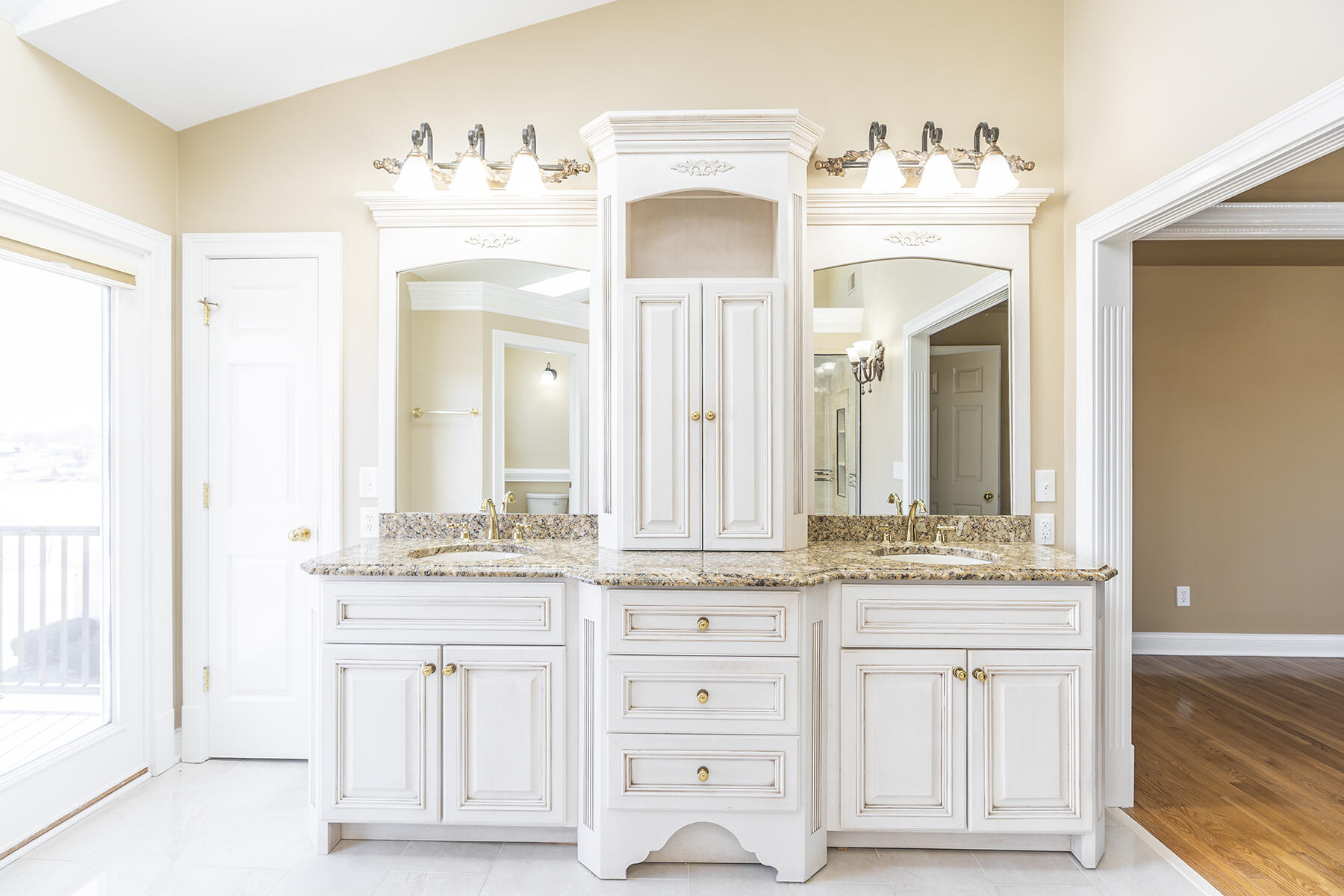 Winchester, Kentucky 40391, United States, 5 Bedrooms Bedrooms, ,4 BathroomsBathrooms,Residential,Active,78128