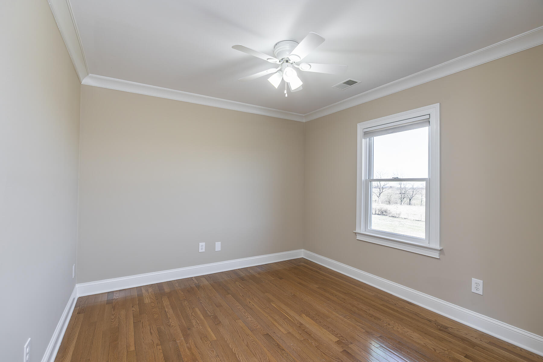 Winchester, Kentucky 40391, United States, 5 Bedrooms Bedrooms, ,4 BathroomsBathrooms,Residential,Active,78128