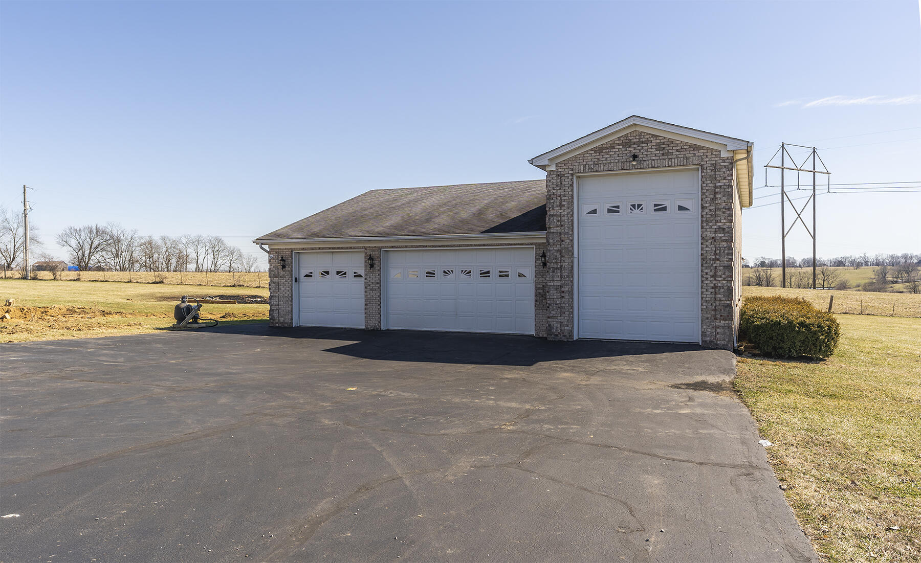 Winchester, Kentucky 40391, United States, 5 Bedrooms Bedrooms, ,4 BathroomsBathrooms,Residential,Active,78128