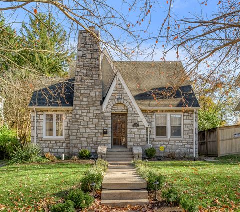 Photo of 338 Dudley Road, Lexington, KY 40502 (MLS # 25506455)