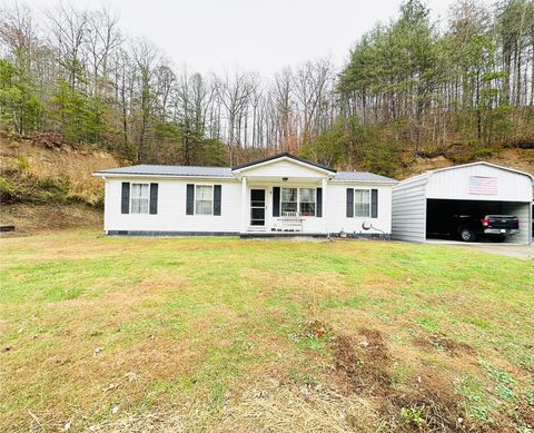 Photo of 125 Crescent Road, Manchester, KY 40962 (MLS # 25506599)