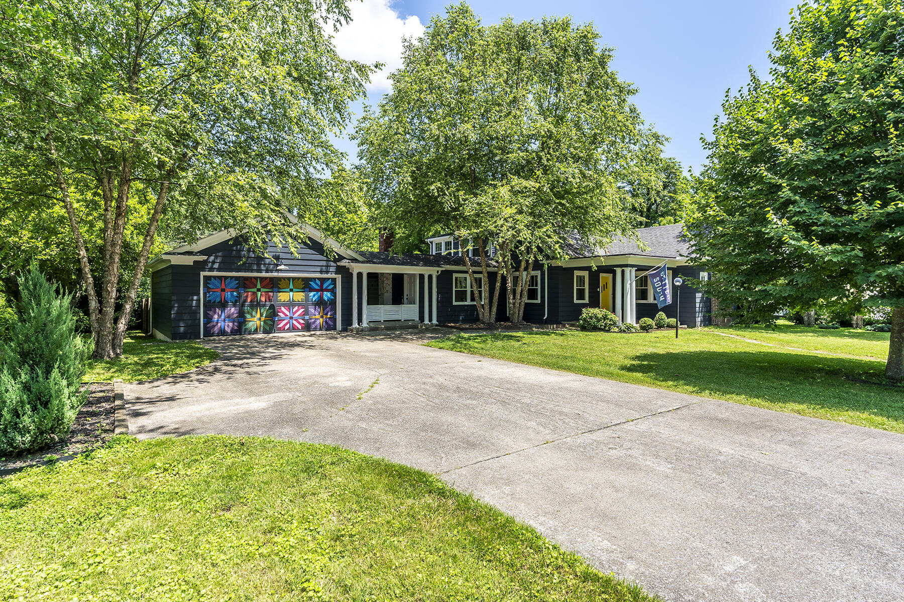 Berea, Kentucky 40403, United States, 4 Bedrooms Bedrooms, ,2 BathroomsBathrooms,Residential,Contingent,158162