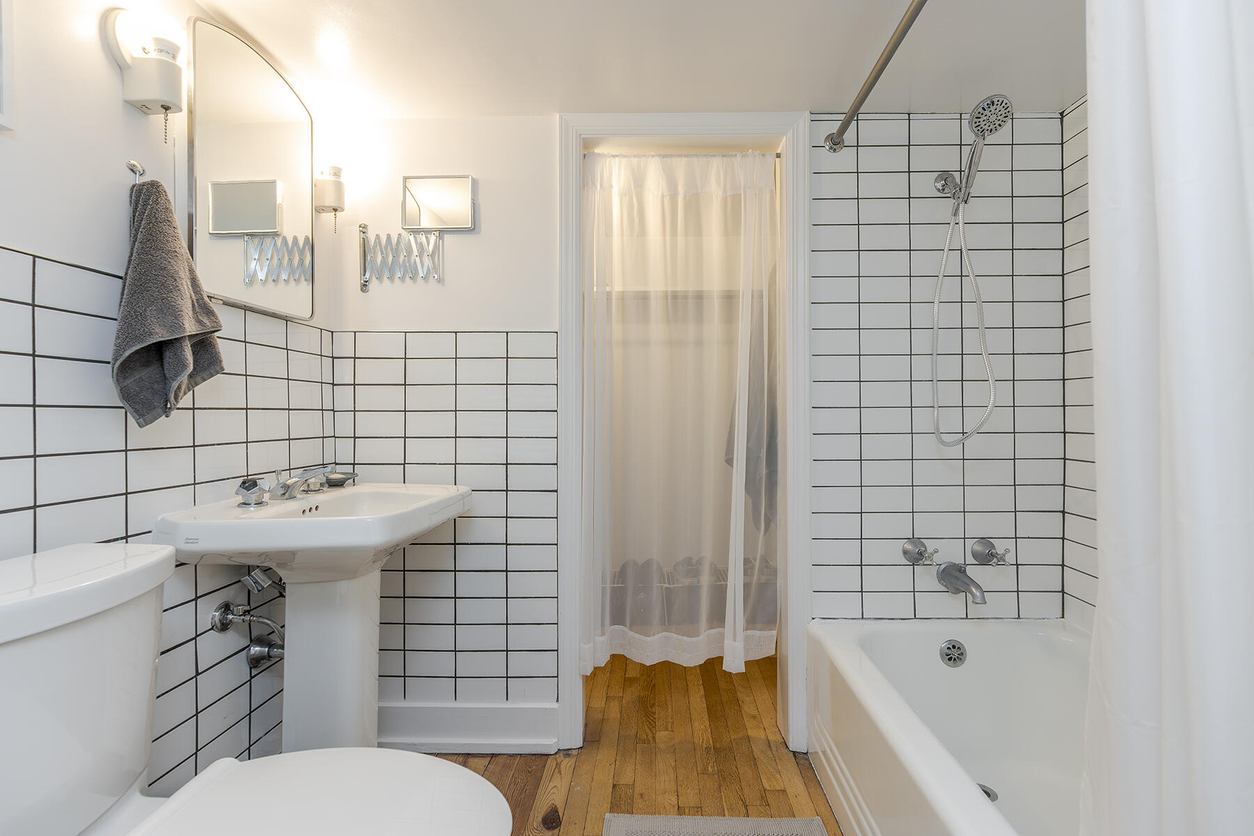 Berea, Kentucky 40403, United States, 4 Bedrooms Bedrooms, ,2 BathroomsBathrooms,Residential,Contingent,158162