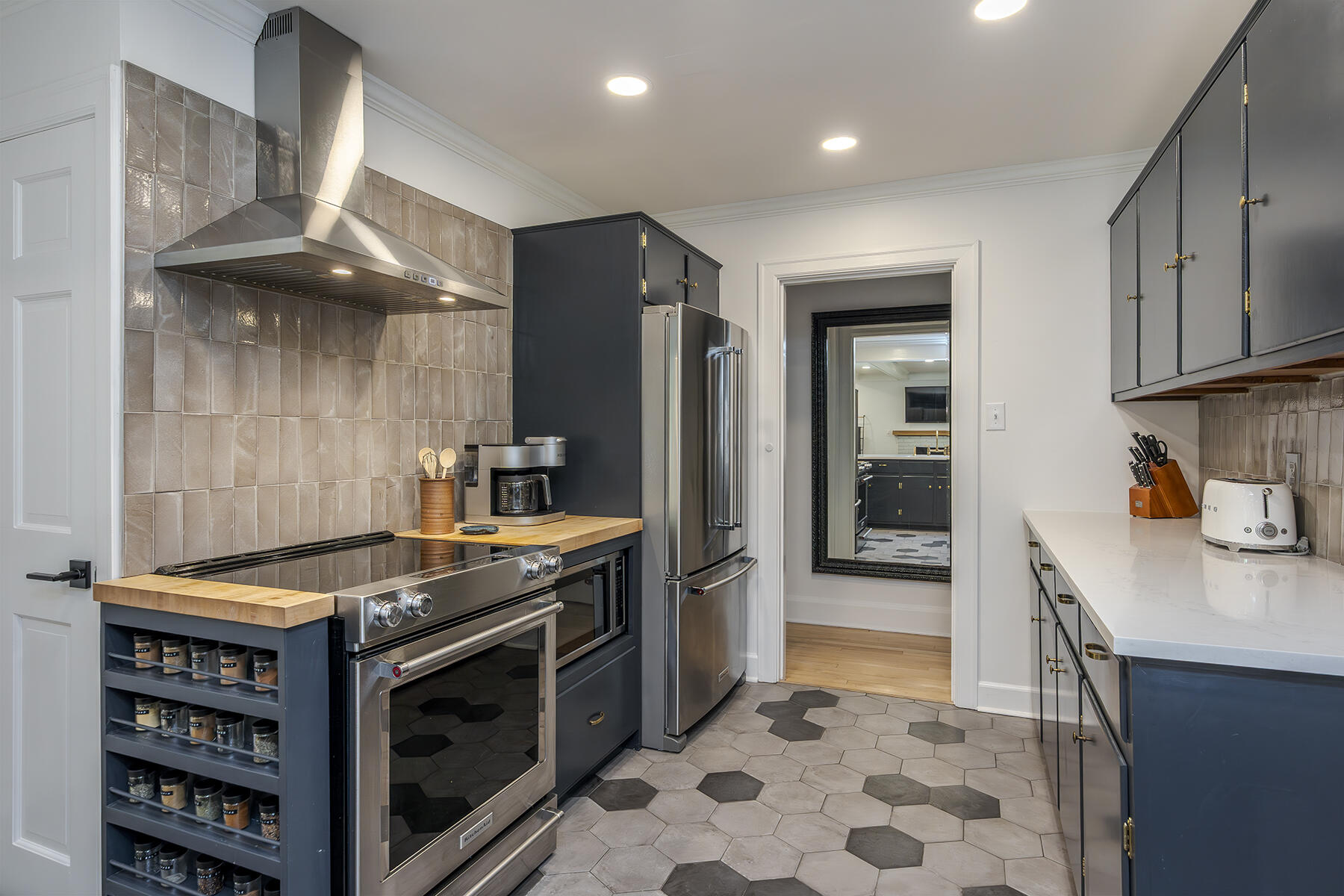 Berea, Kentucky 40403, United States, 4 Bedrooms Bedrooms, ,2 BathroomsBathrooms,Residential,Contingent,158162