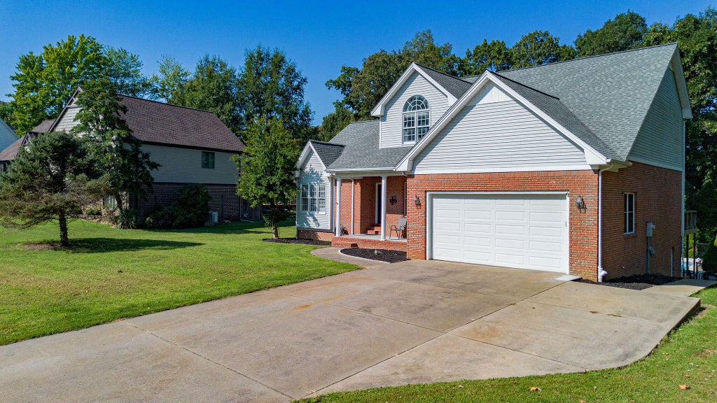 Photo of 4401 Westchester Lane, Paducah, KY 42003 (MLS # 26025549)