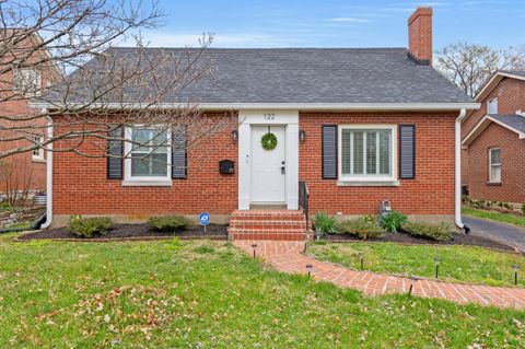 Photo of 122 Westgate Drive, Lexington, KY 40504 (MLS # 25501404)
