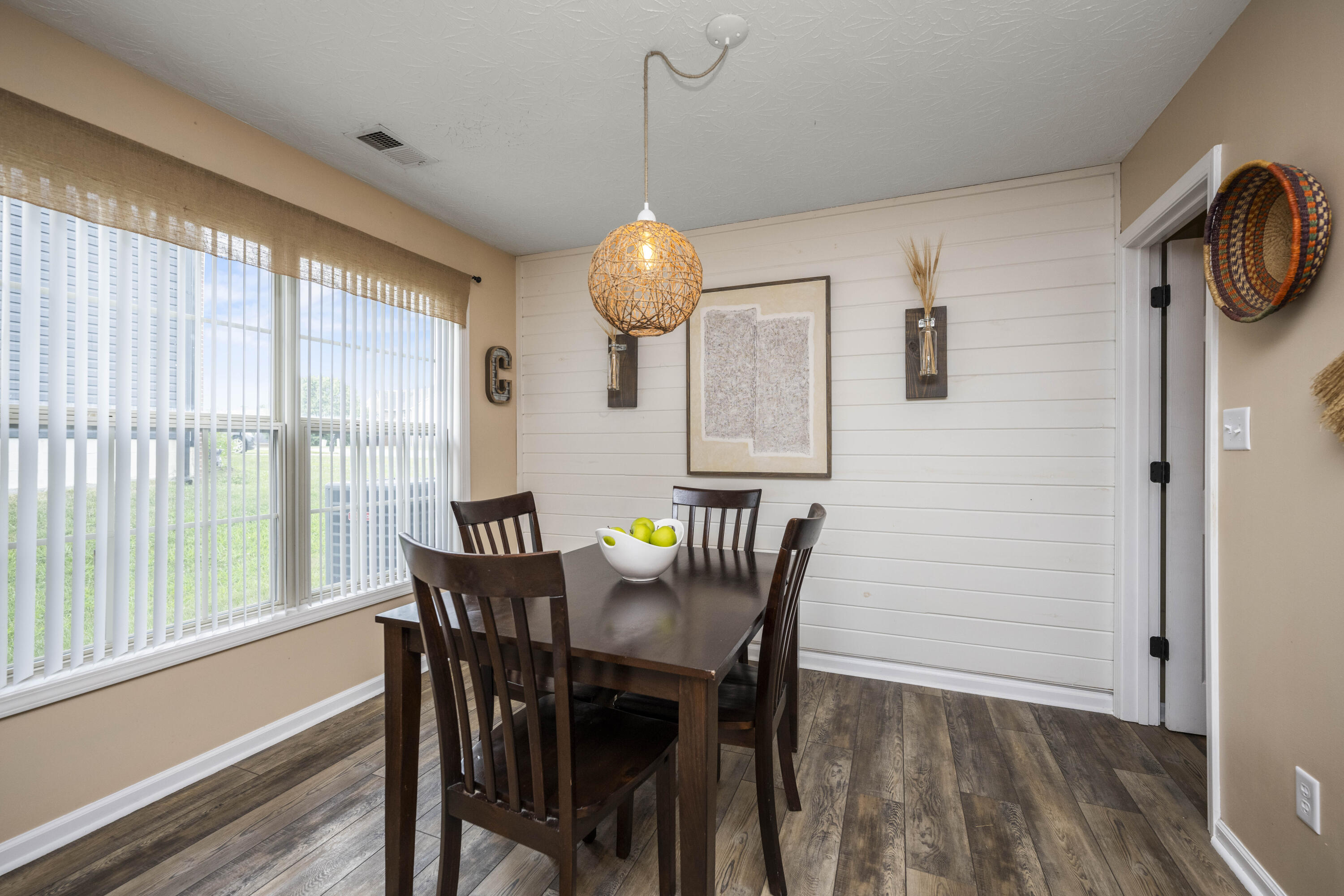 Richmond, Kentucky 40475, United States, 3 Bedrooms Bedrooms, ,2 BathroomsBathrooms,Residential,Active,169722