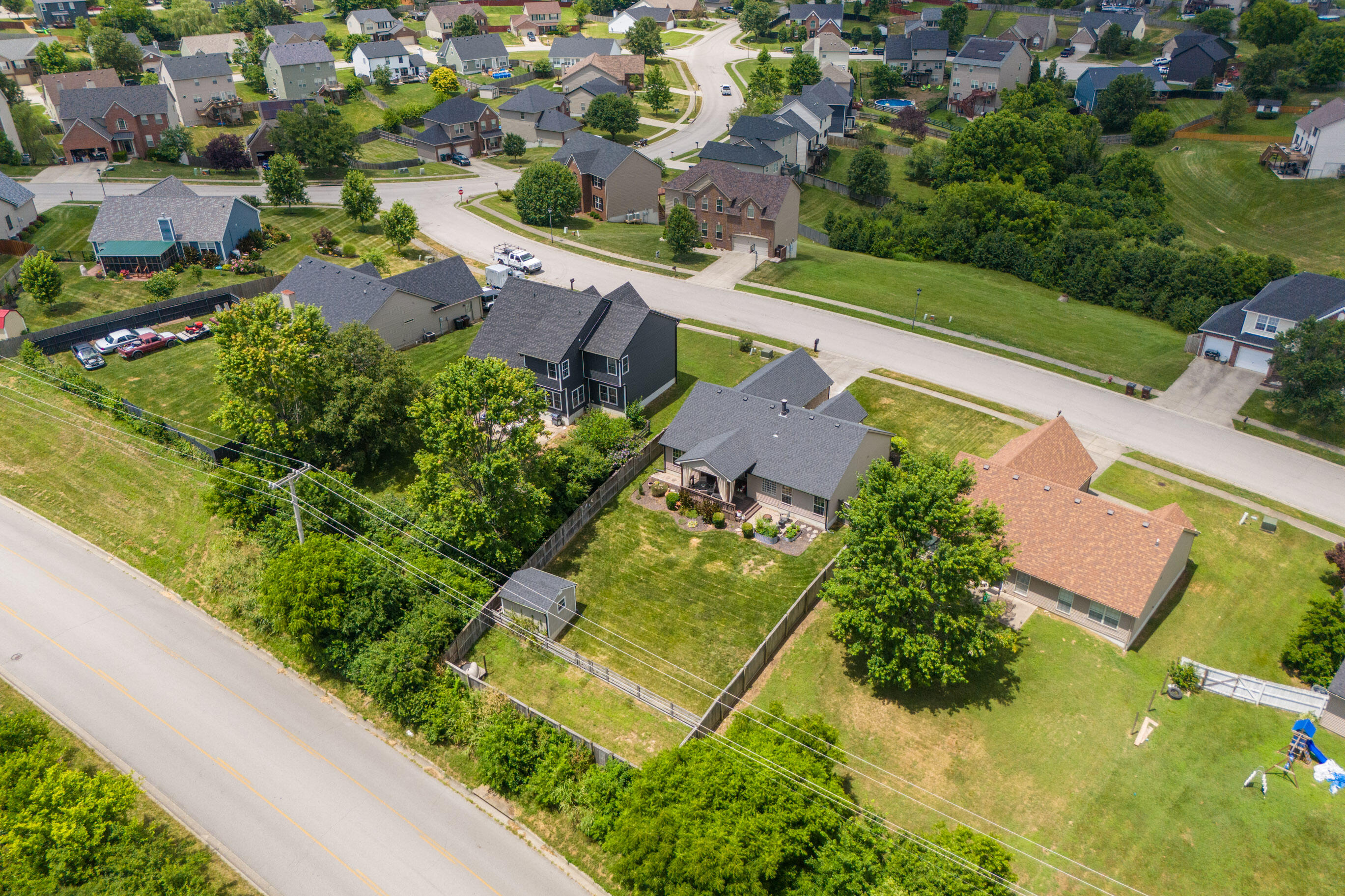 Richmond, Kentucky 40475, United States, 3 Bedrooms Bedrooms, ,2 BathroomsBathrooms,Residential,Active,169722