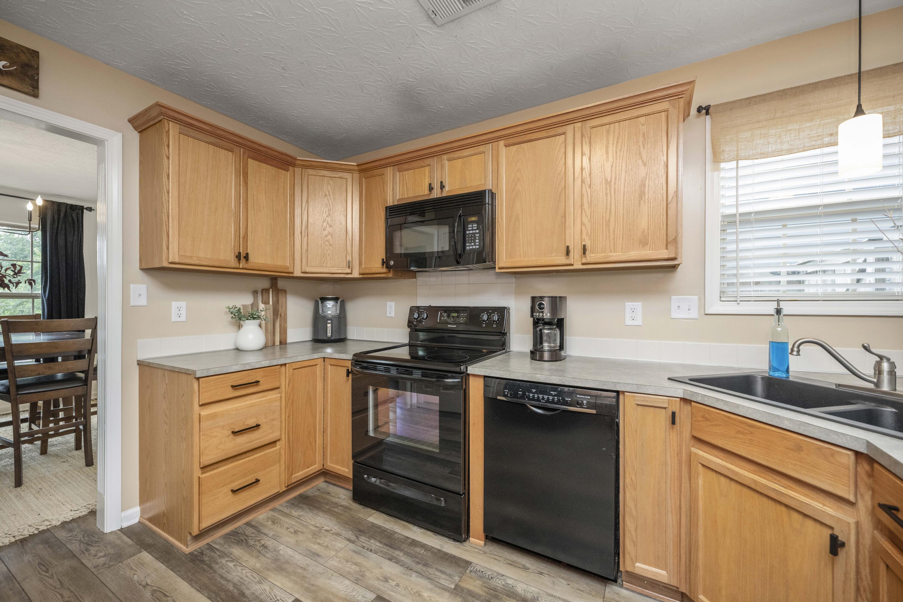 Richmond, Kentucky 40475, United States, 3 Bedrooms Bedrooms, ,2 BathroomsBathrooms,Residential,Active,169722