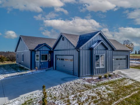 Photo of 105 Evergreen Lane, Maysville, KY 41056 (MLS # 25506485)