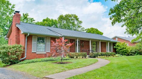 Photo of 544 Meadow Lane, Versailles, KY 40383 (MLS # 25011570)
