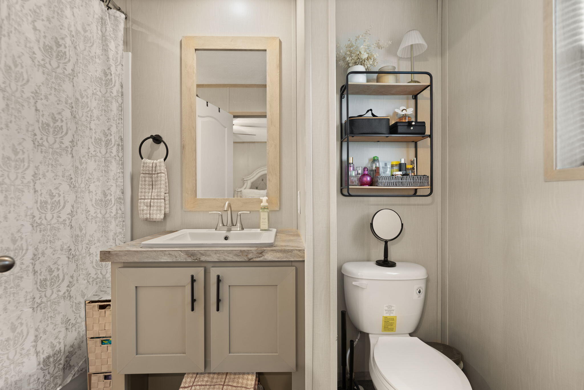 Winchester, Kentucky 40391, United States, 3 Bedrooms Bedrooms, ,2 BathroomsBathrooms,Residential,Contingent,157381