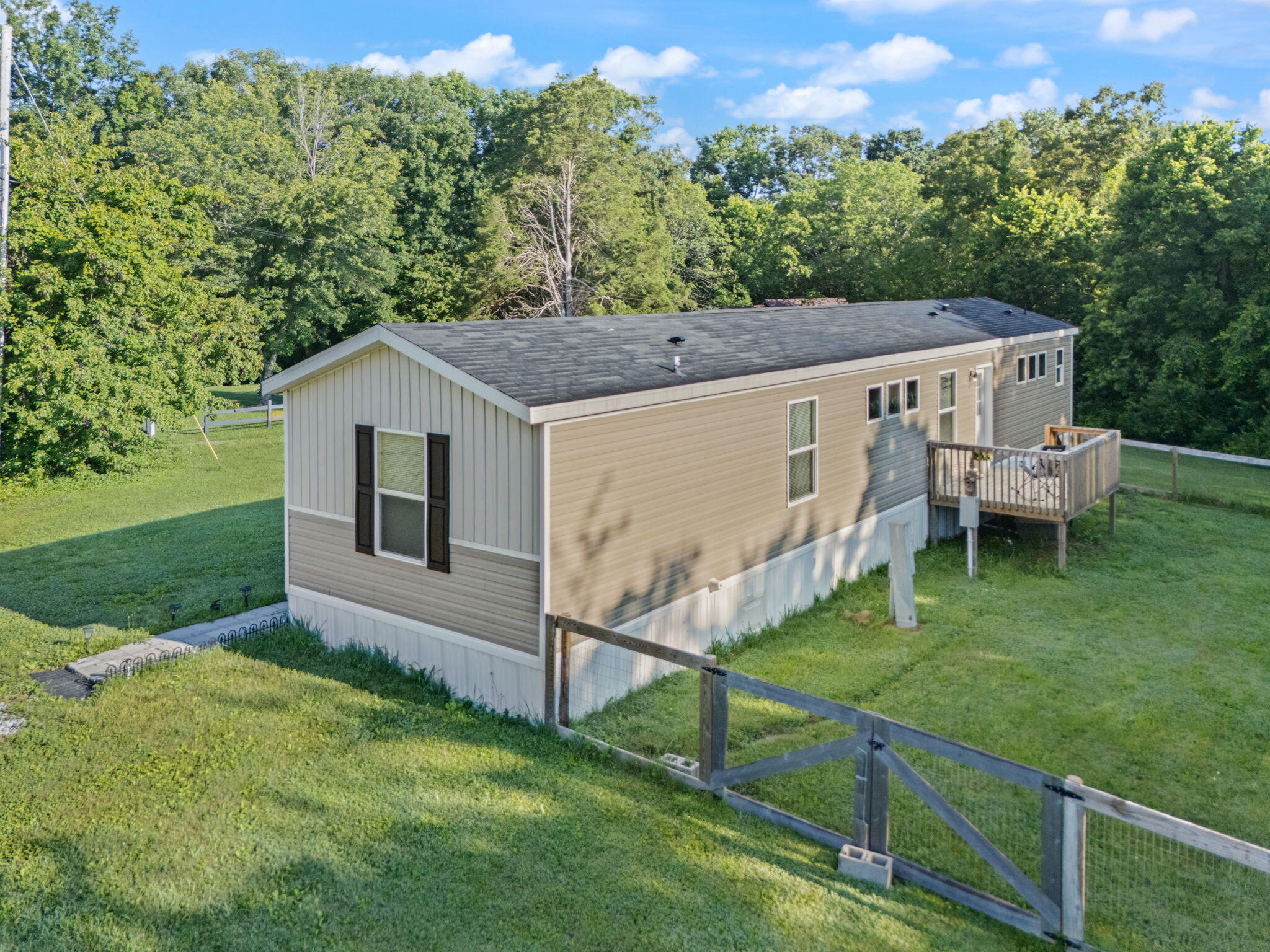 Winchester, Kentucky 40391, United States, 3 Bedrooms Bedrooms, ,2 BathroomsBathrooms,Residential,Contingent,157381