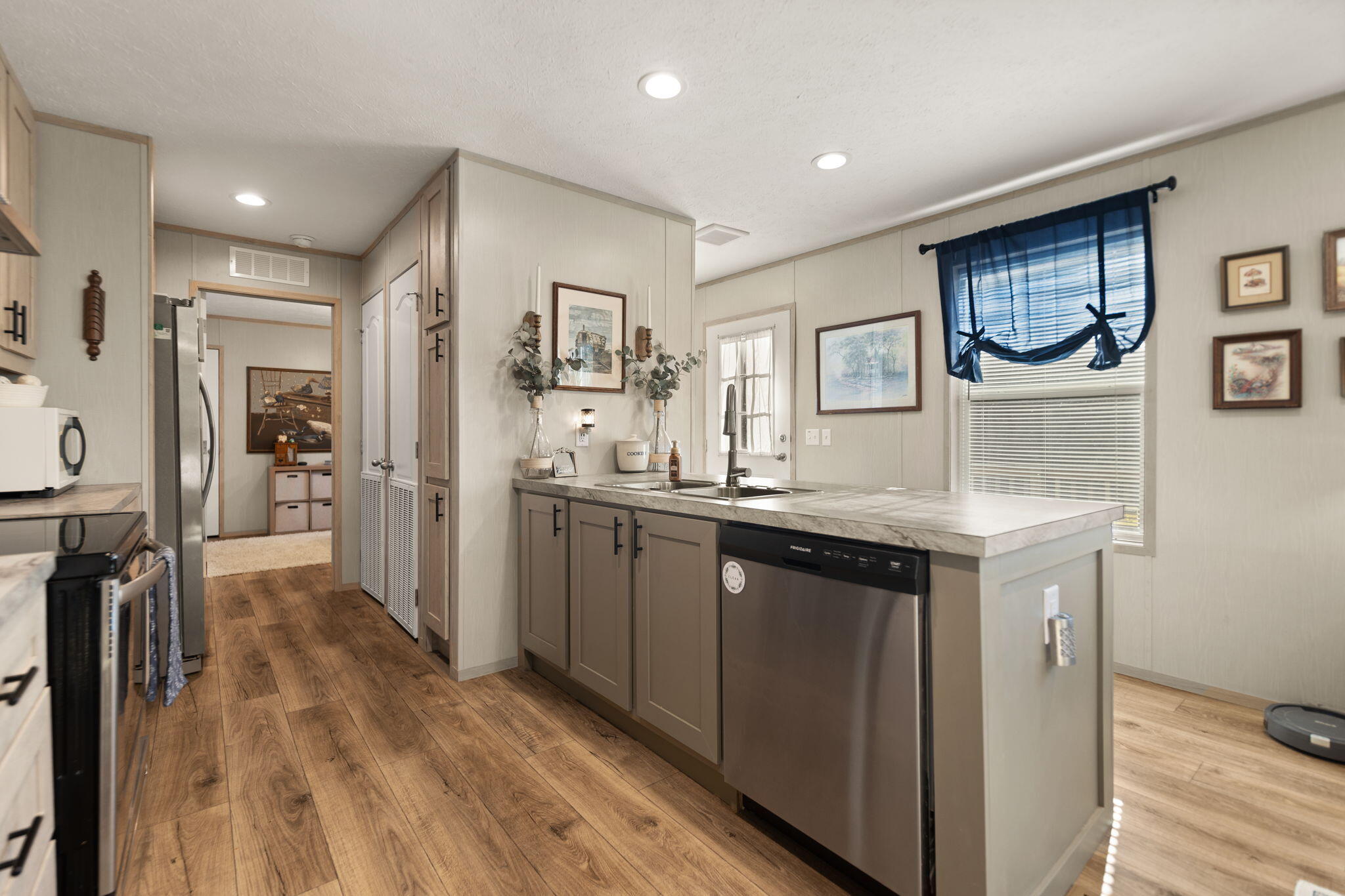 Winchester, Kentucky 40391, United States, 3 Bedrooms Bedrooms, ,2 BathroomsBathrooms,Residential,Contingent,157381