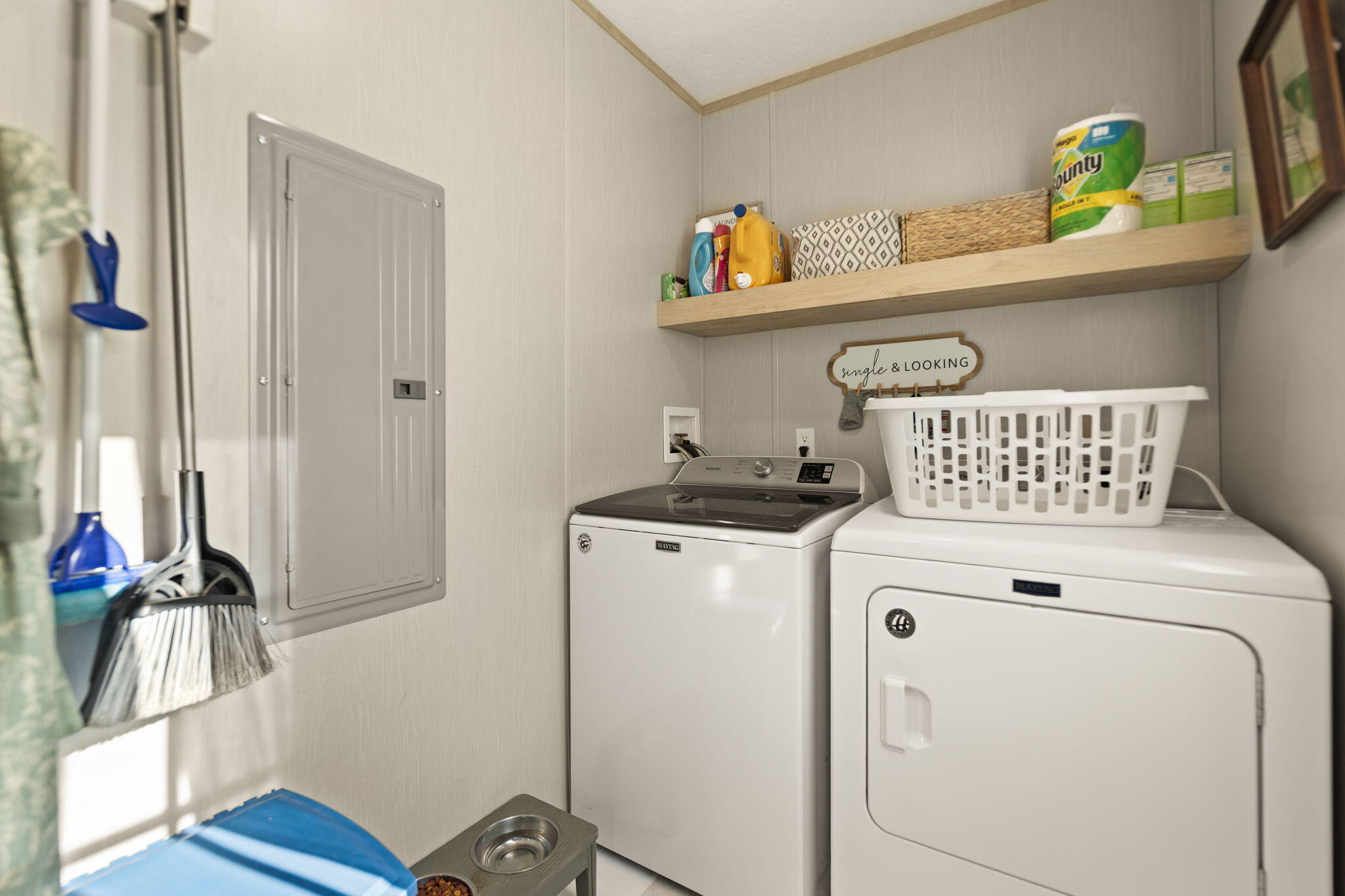 Winchester, Kentucky 40391, United States, 3 Bedrooms Bedrooms, ,2 BathroomsBathrooms,Residential,Contingent,157381