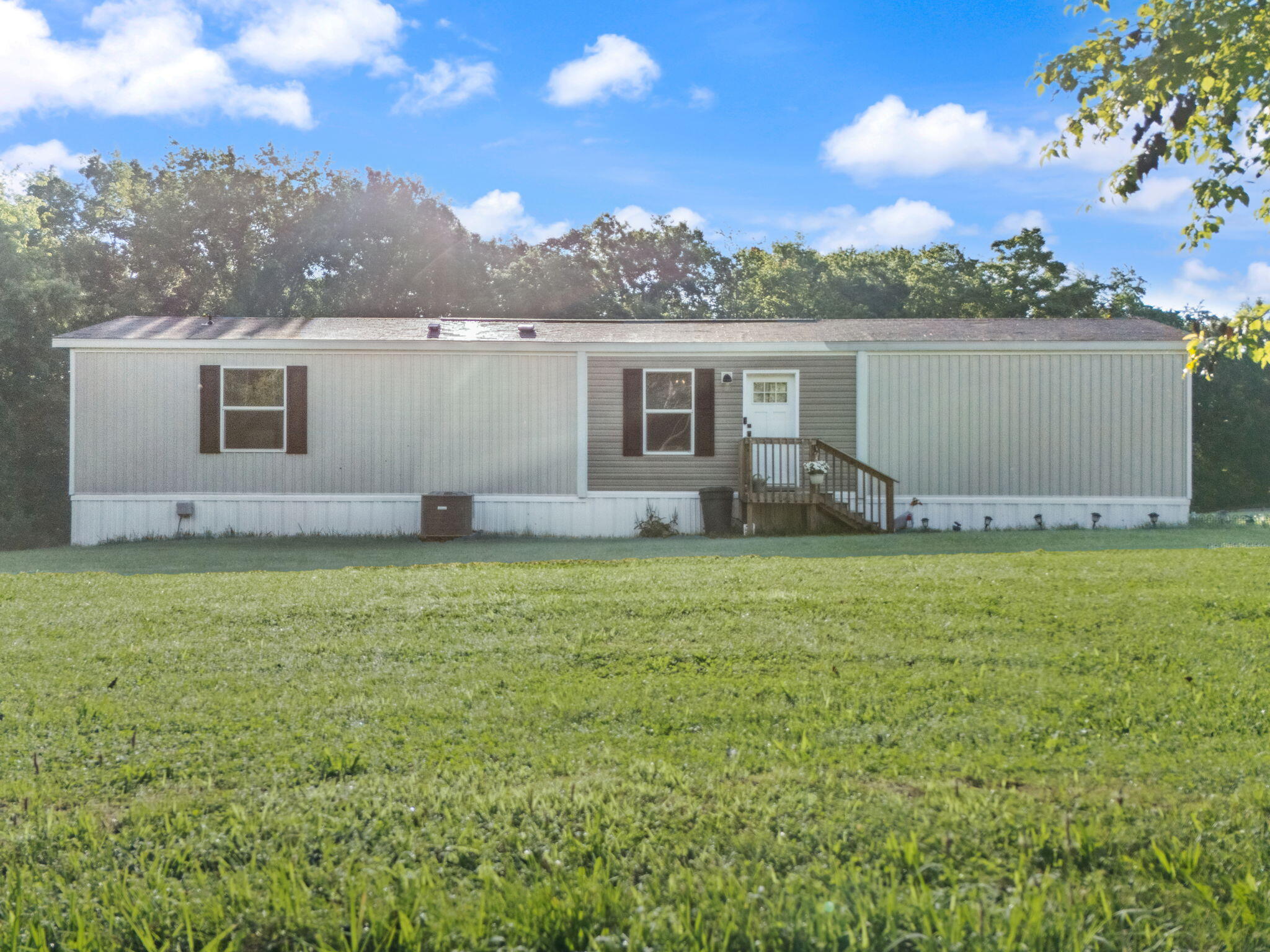 Winchester, Kentucky 40391, United States, 3 Bedrooms Bedrooms, ,2 BathroomsBathrooms,Residential,Contingent,157381