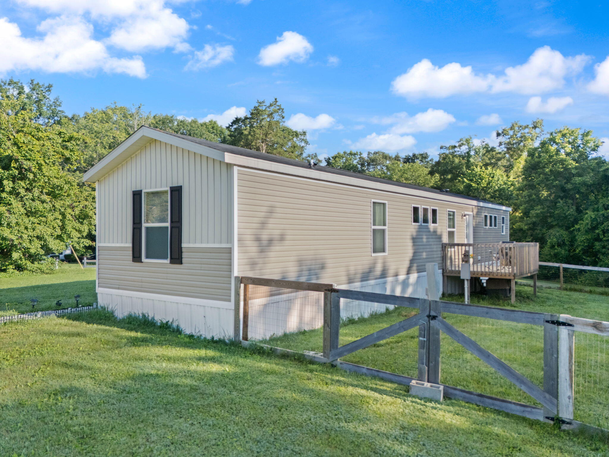 Winchester, Kentucky 40391, United States, 3 Bedrooms Bedrooms, ,2 BathroomsBathrooms,Residential,Contingent,157381